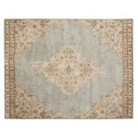 Tufted Traditional Rug expertly crafted Persian-style rug is hand Knotted of pure hand spun 100%