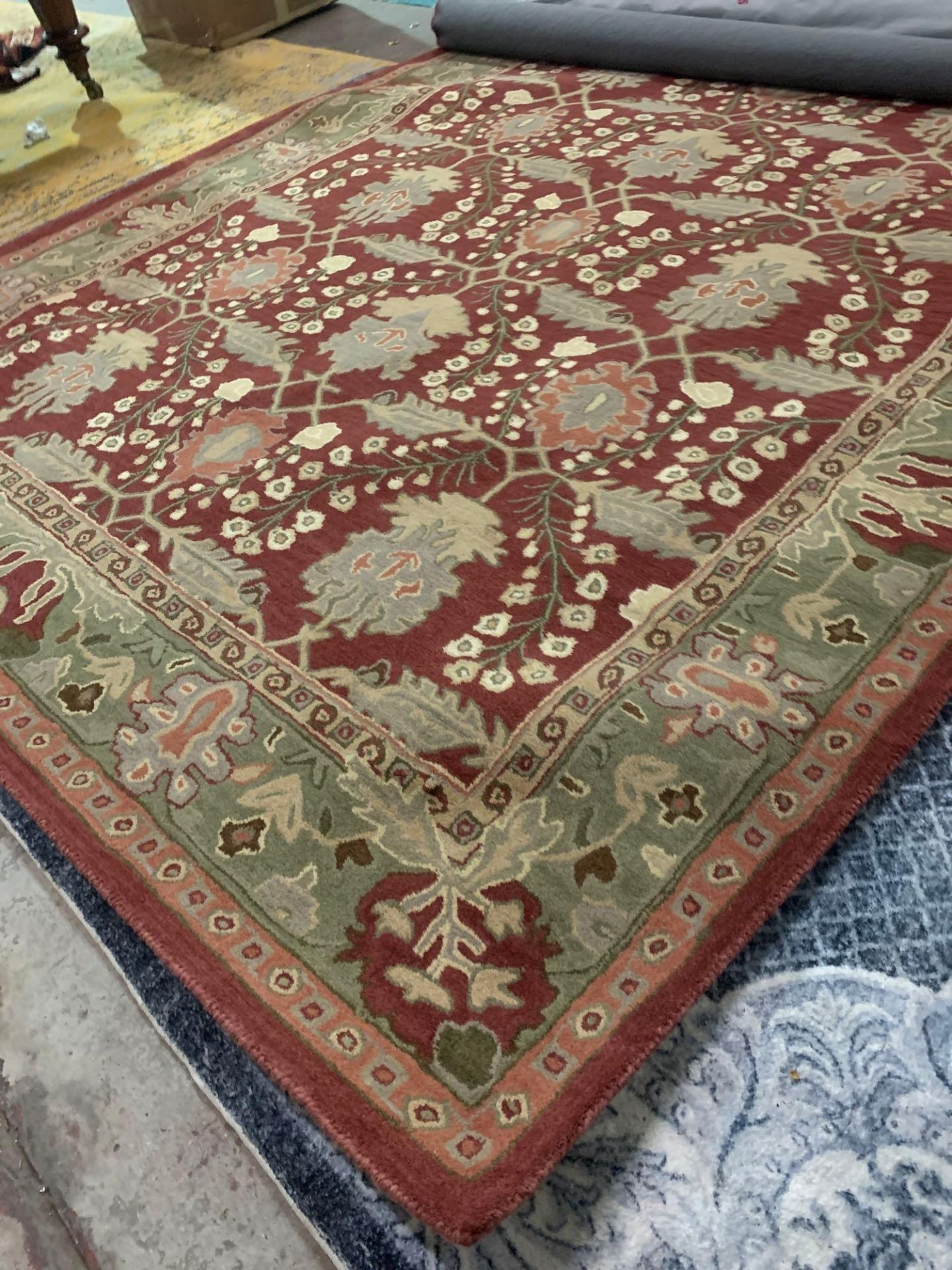 Traditional Persian area rug a stunning repeating pattern 100% wool hand tufted rug vibrant in - Image 4 of 8