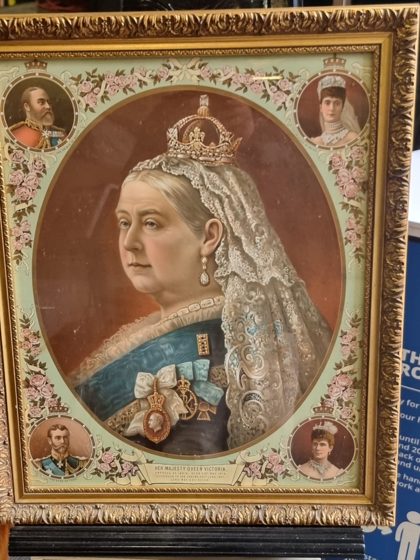 A Framed Print Of Queen Victoria With Inscription Plate Under Her Majesty Queen Victoria Empress - Bild 8 aus 9