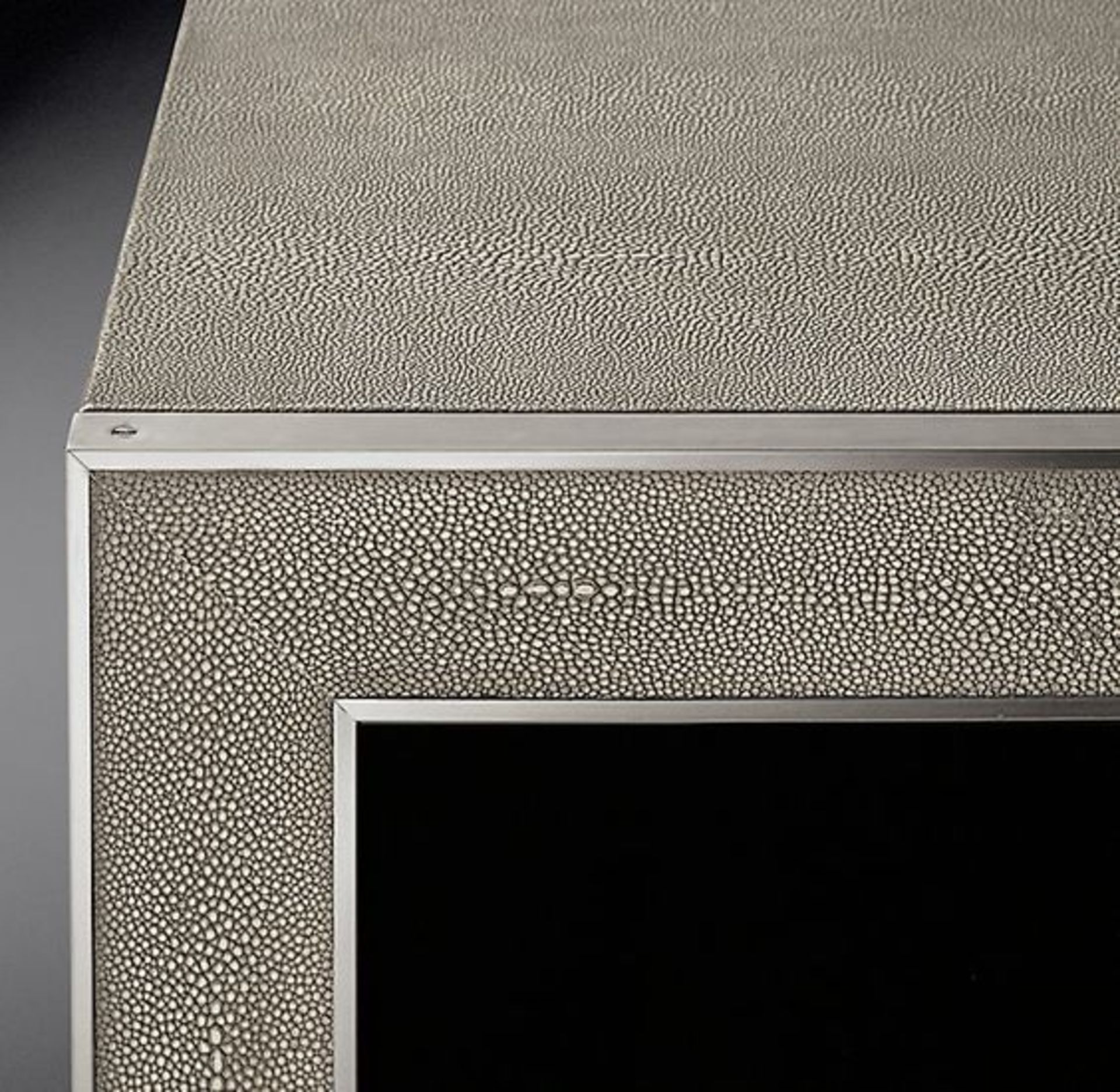 Cela Grey 67 Shagreen Console Table Crafted Of Shagreen Embossed Leather With The Texture Pattern - Bild 2 aus 3