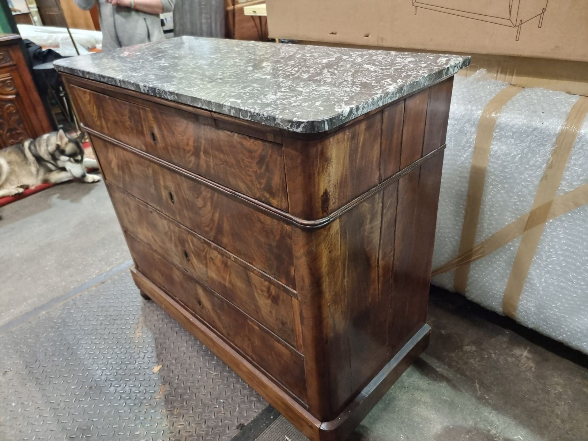 French  Louis Philippe Style Figured Walnut Commode With Four Drawers Surmounted By A Moulded - Bild 9 aus 11