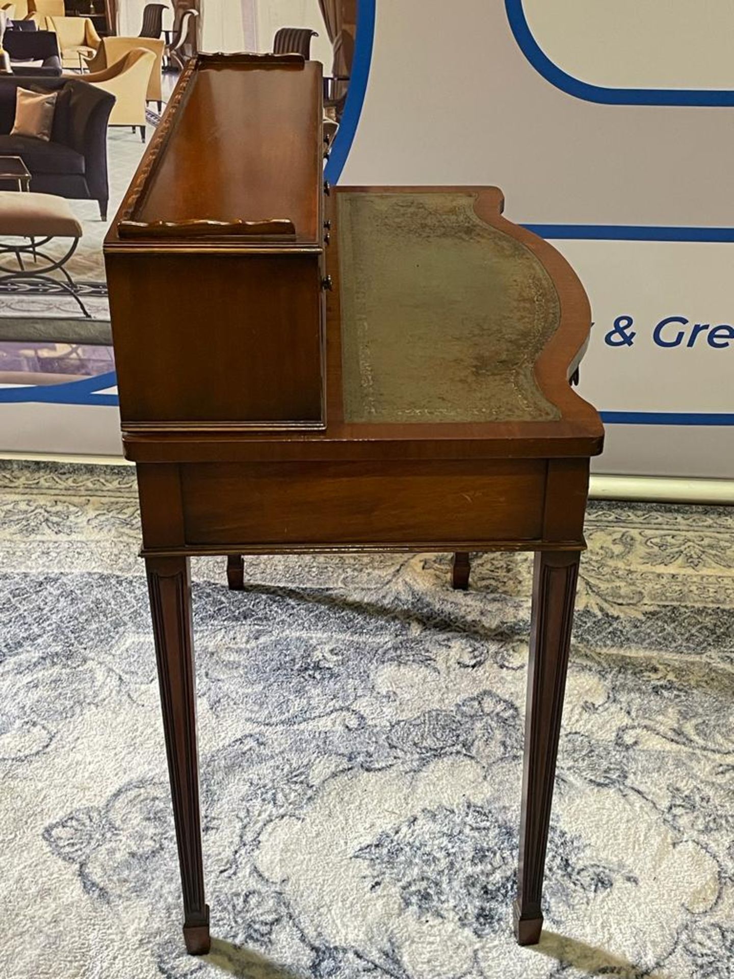 Cabinet Makers: H.& L. Epstein, London. Flame Mahogany Ladies Writing Desk - Superstructure Top With - Bild 8 aus 9