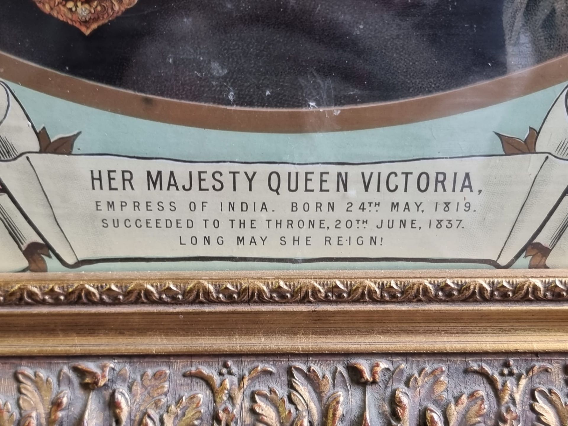 A Framed Print Of Queen Victoria With Inscription Plate Under Her Majesty Queen Victoria Empress - Bild 3 aus 9