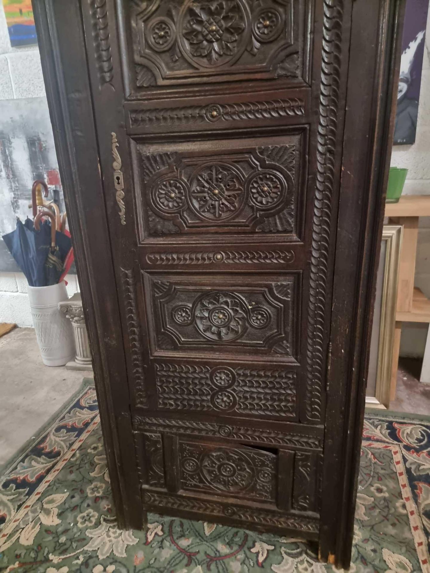 A Heavily Carved Oak Single Door C.18th Century French Bonnetiere Or Hat Cupboard Classic French - Bild 5 aus 12