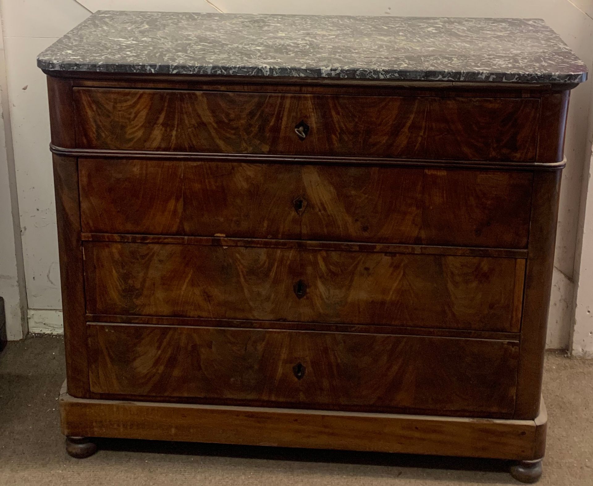 French  Louis Philippe Style Figured Walnut Commode With Four Drawers Surmounted By A Moulded - Bild 2 aus 11