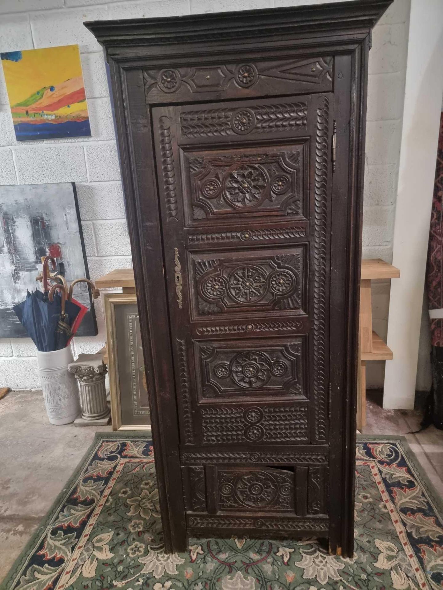 A Heavily Carved Oak Single Door C.18th Century French Bonnetiere Or Hat Cupboard Classic French - Bild 2 aus 12