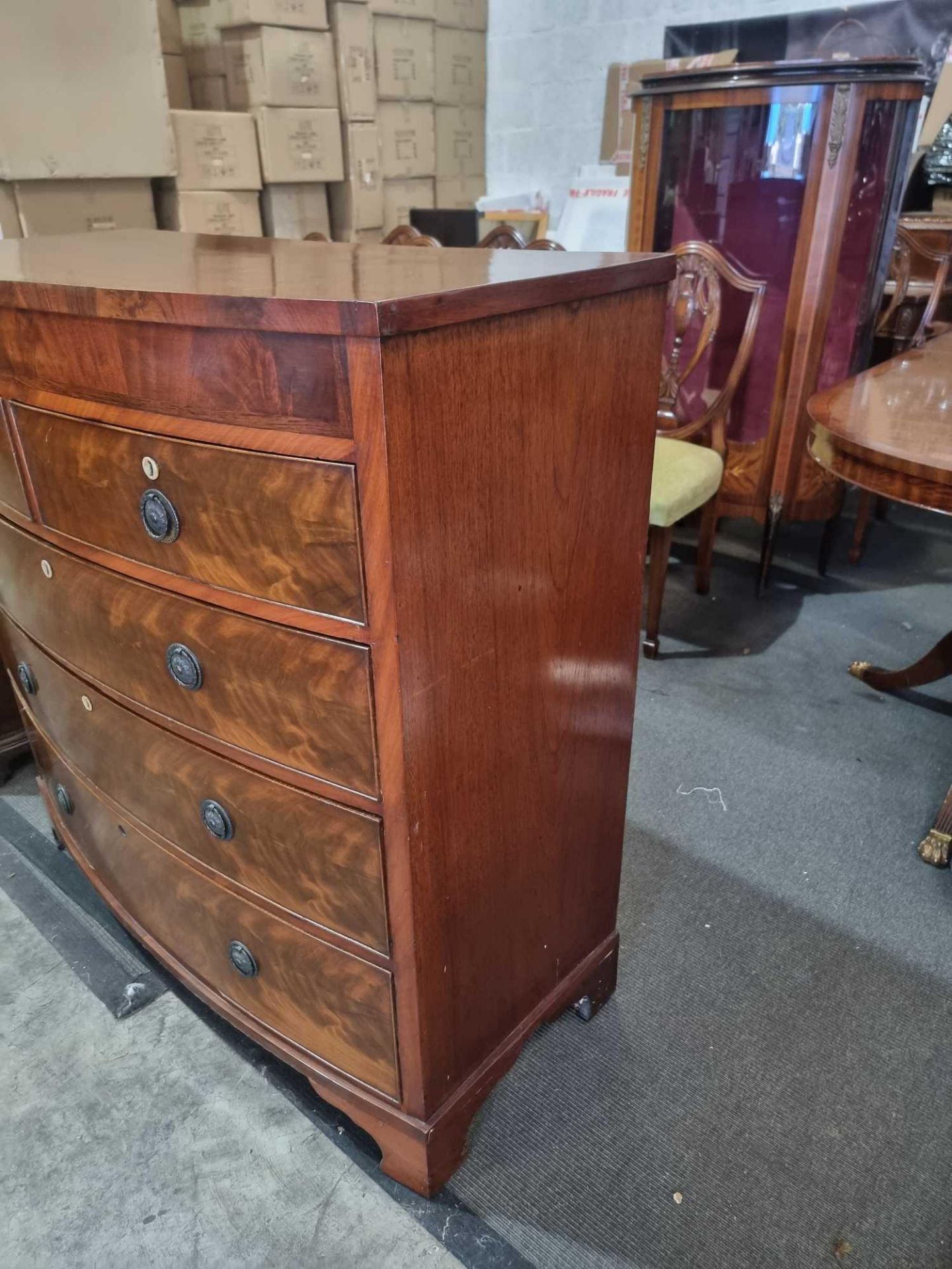 Regency Style Figured Mahogany And Satinwood Bow Front Chest Of Two Short Drawers Over Three Long - Bild 3 aus 7