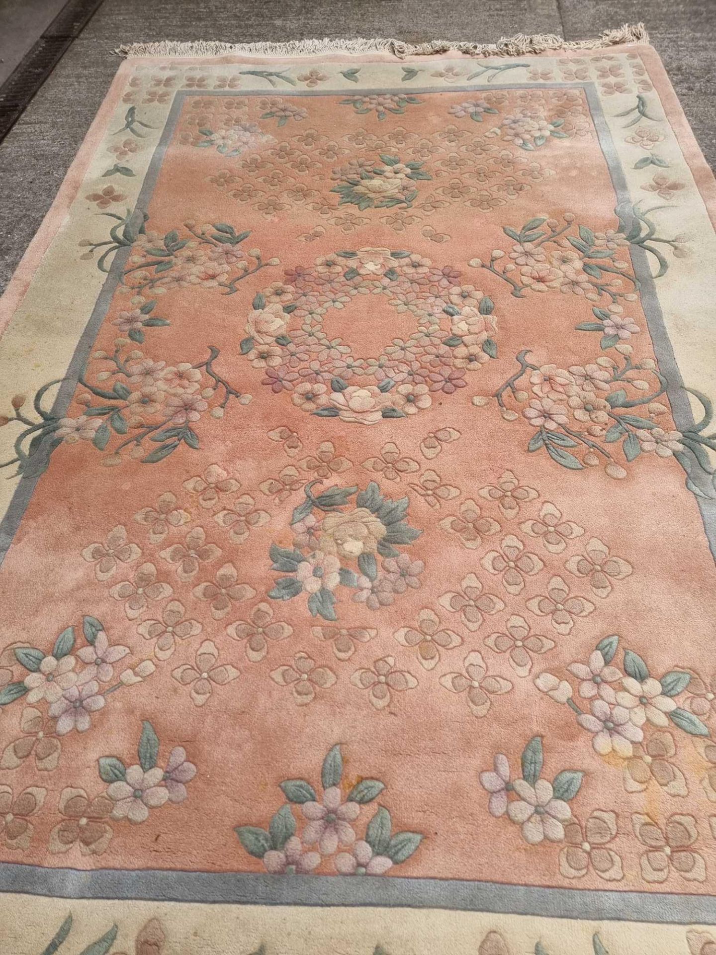 Oriental Style Thick Pile Wool Rug Woven In Pastel Floral Tones On Pale Pink Ground 268 x 180cm - Bild 3 aus 5