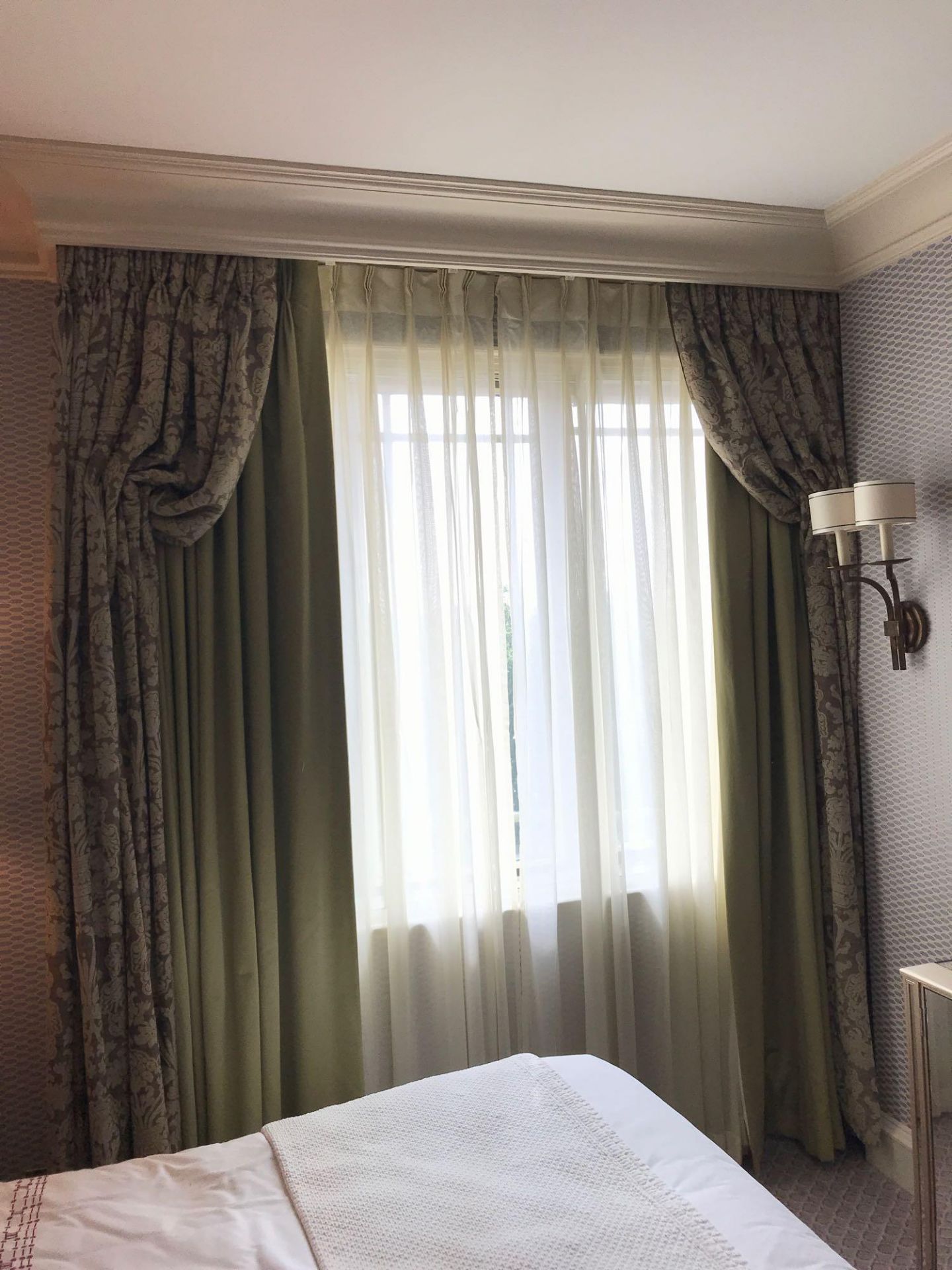 A Pair Of Silk Drapes And Jabots 255 x 255cm Room 616