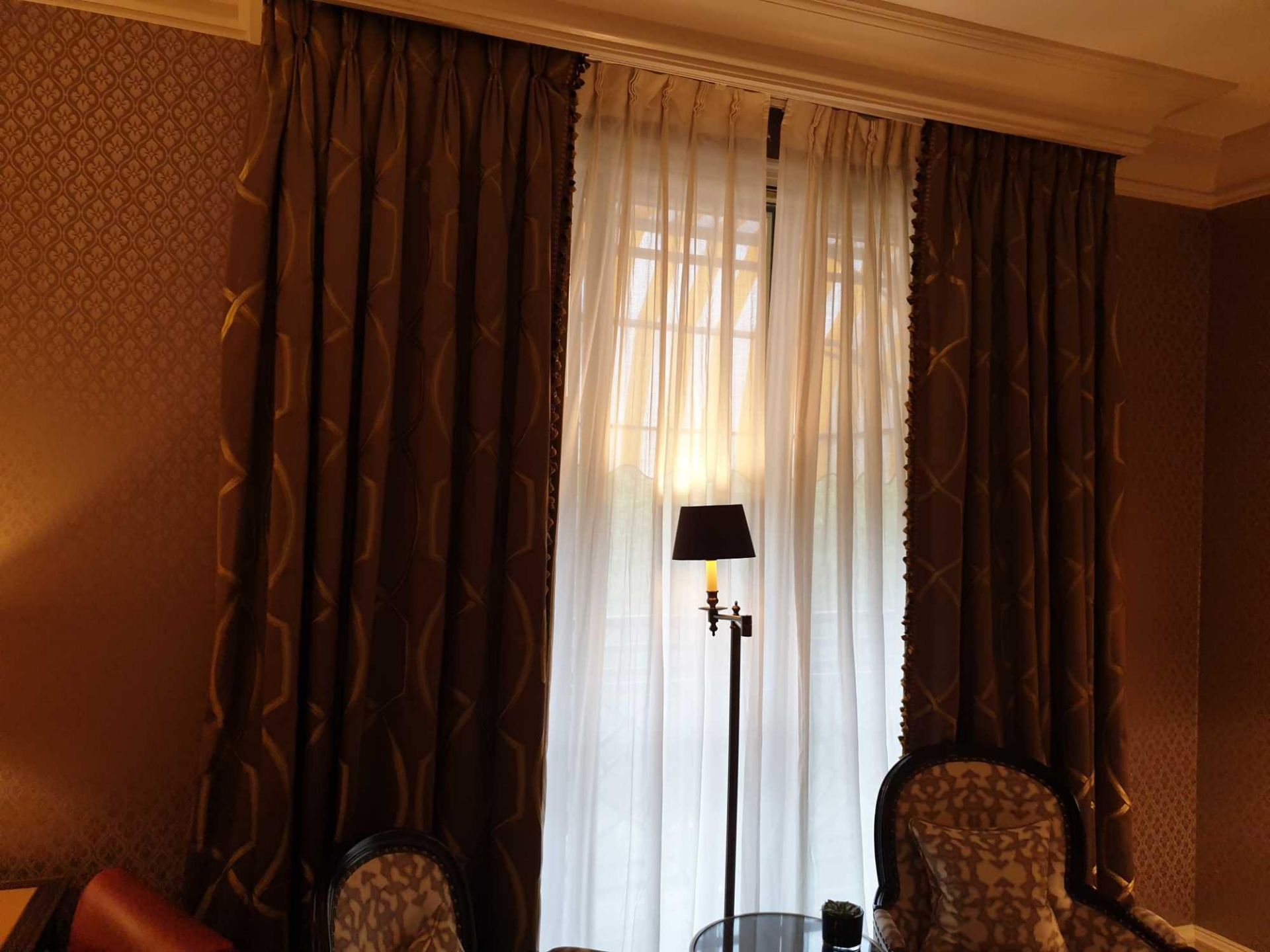 A Pair Of Silk Drapes And Jabots Gold And Green 255 x 230cm Room 614