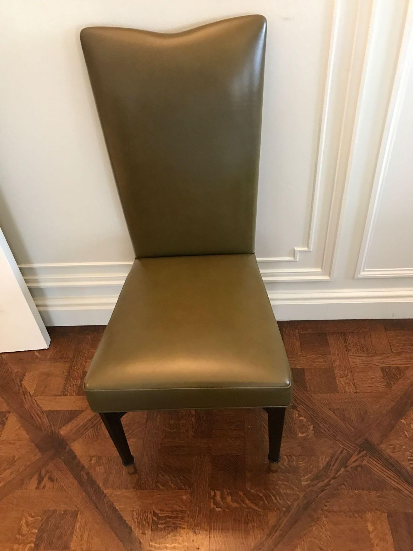 A Set Of 4 x Decca Side Chairs Upholstered In Green Leather 45 x 45 x 98cm Room 606/7