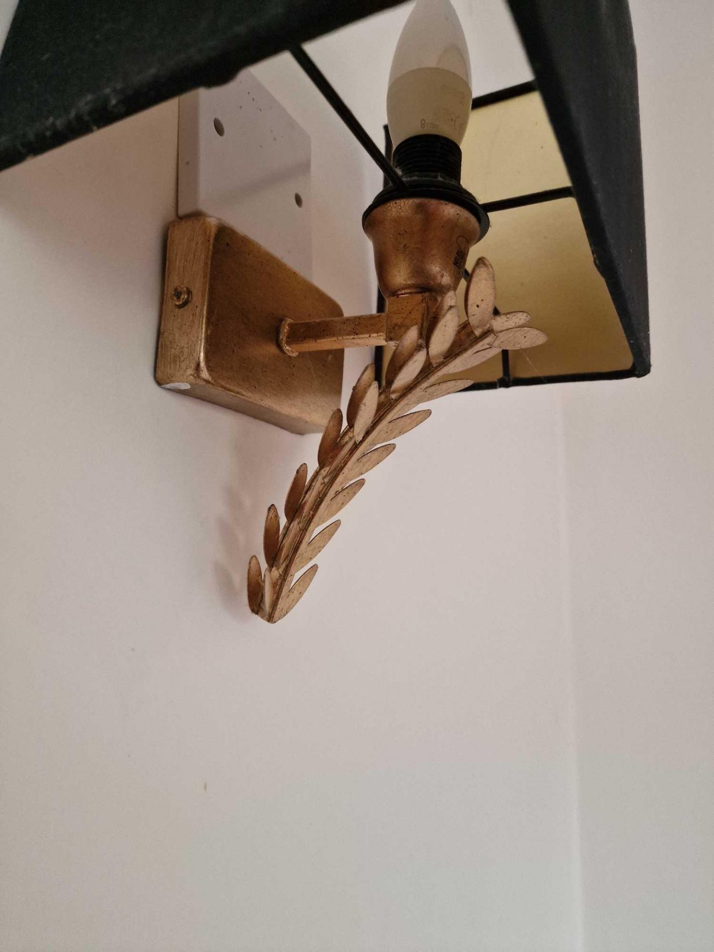 A Polished Brass Single Arm Wall Sconce With Leaf Decoration Complete With Black Box Shade 27cm - Bild 2 aus 2