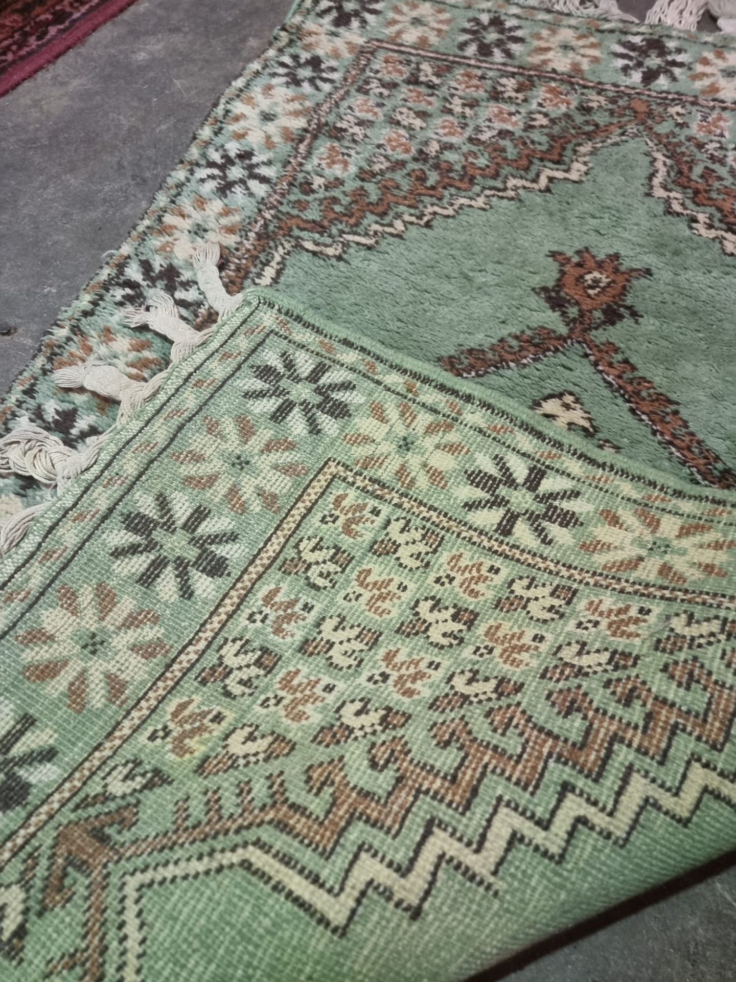 A Kirshehir Rug, Central Turkey the peppermint green field with a central hooked rhombus - Bild 5 aus 6