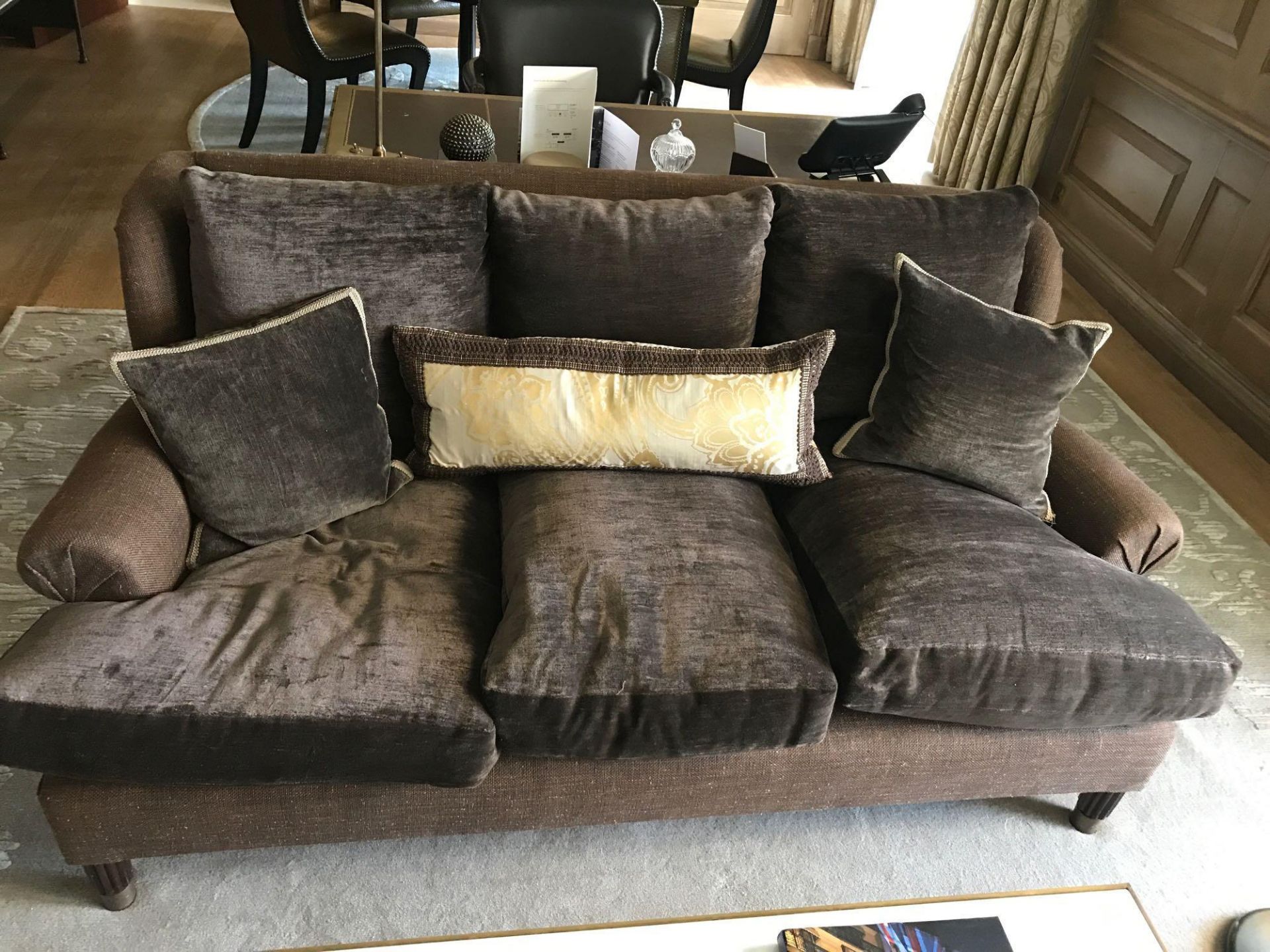 2 x Donghia Classic Upholstered Three Seater Sofas Complete With Scatter Cushions 180 x 82 x 85cm - Image 2 of 2