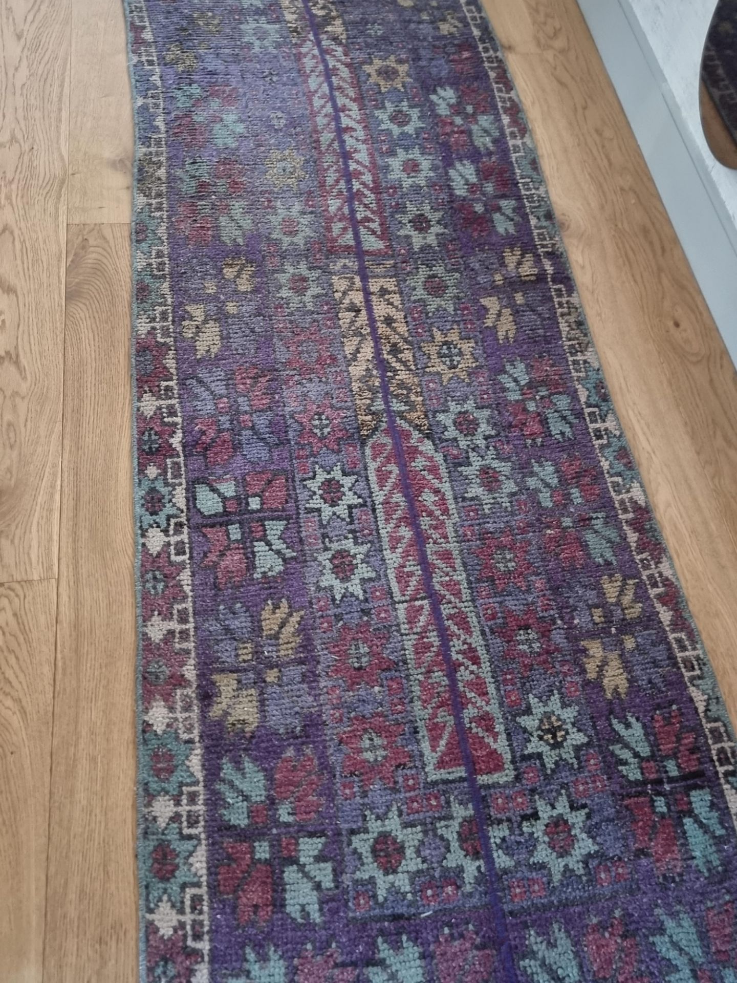 Oushak Laight Turkish wool rug runner 4.25m x 73cm  (Apt 1) - Image 2 of 3