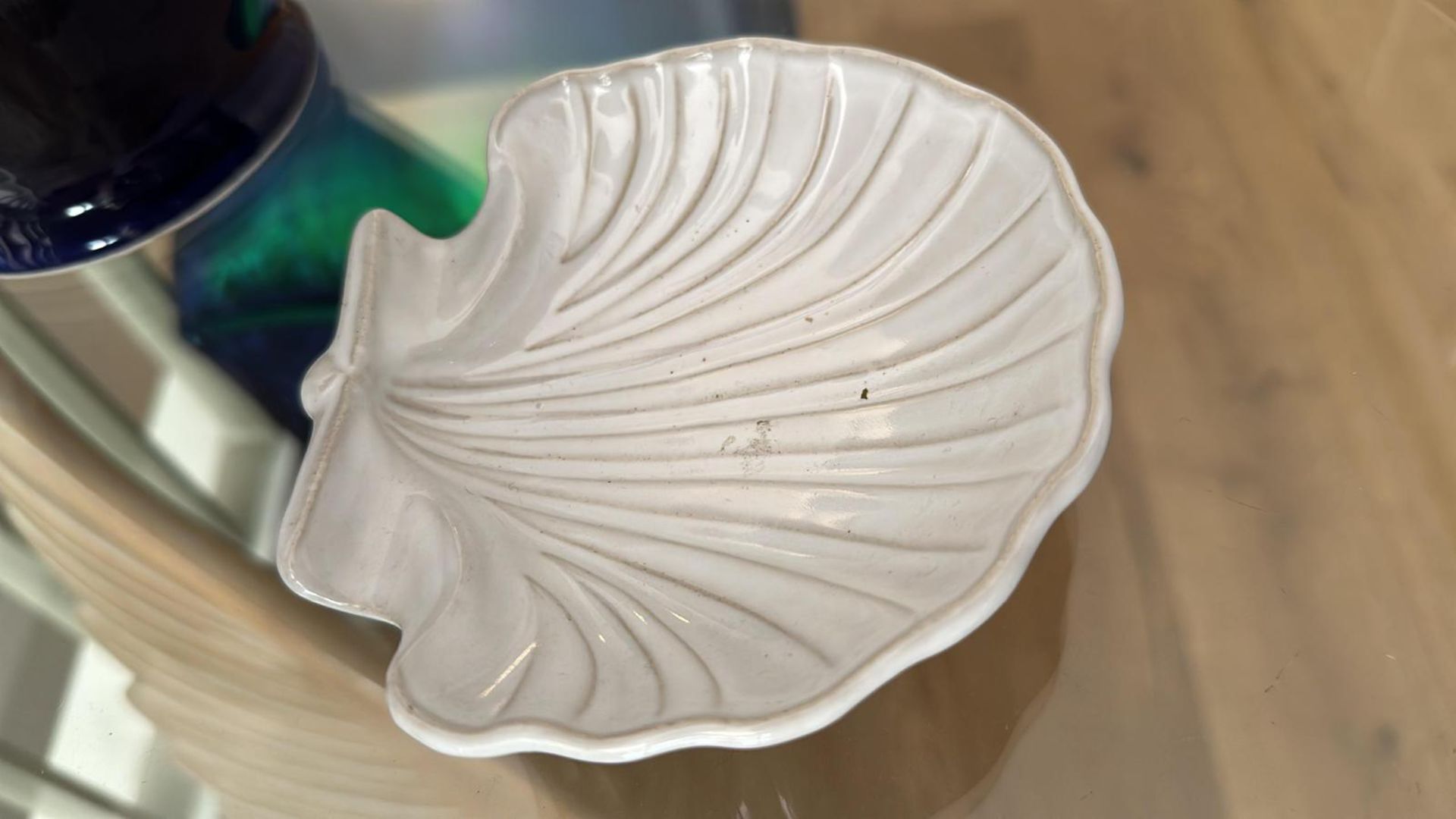 A Vintage Scallop Shell dish 12 x 12cm (Apt 10) - Image 3 of 3