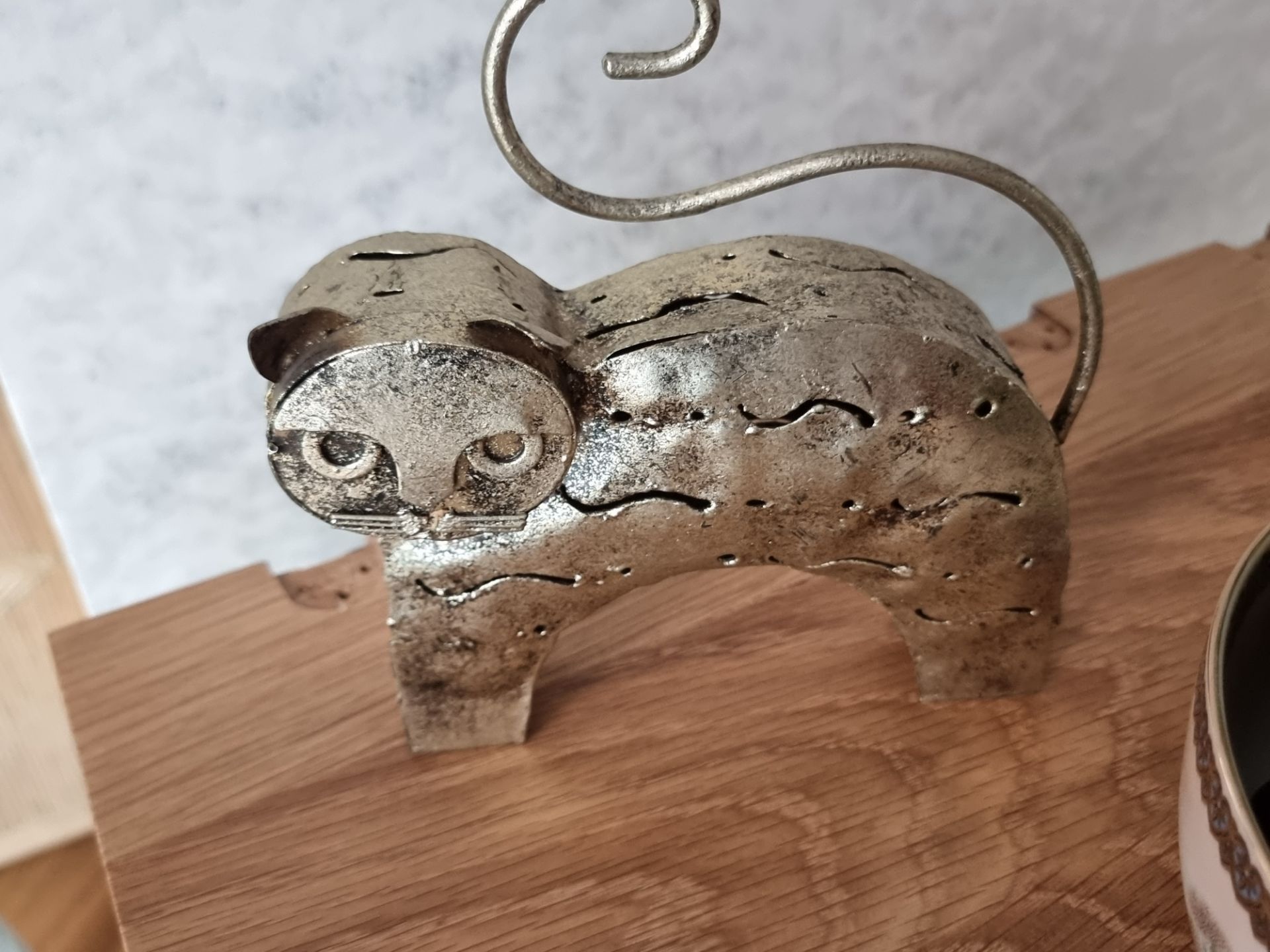 Vintage handmade metal cat sculpture objet art 18.5cm tall x 18cm wide x 5cm deep  (Apt 10)