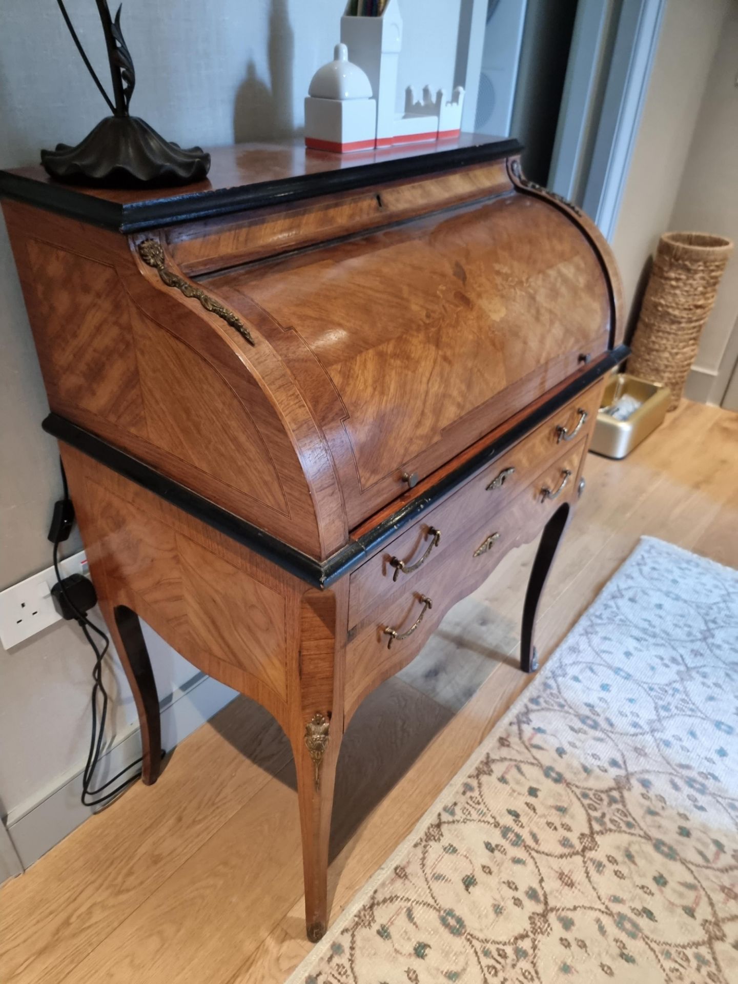 Stunning French Louis XV style desk bureau du roi  hand crafted from kingwood desk top rolls open to