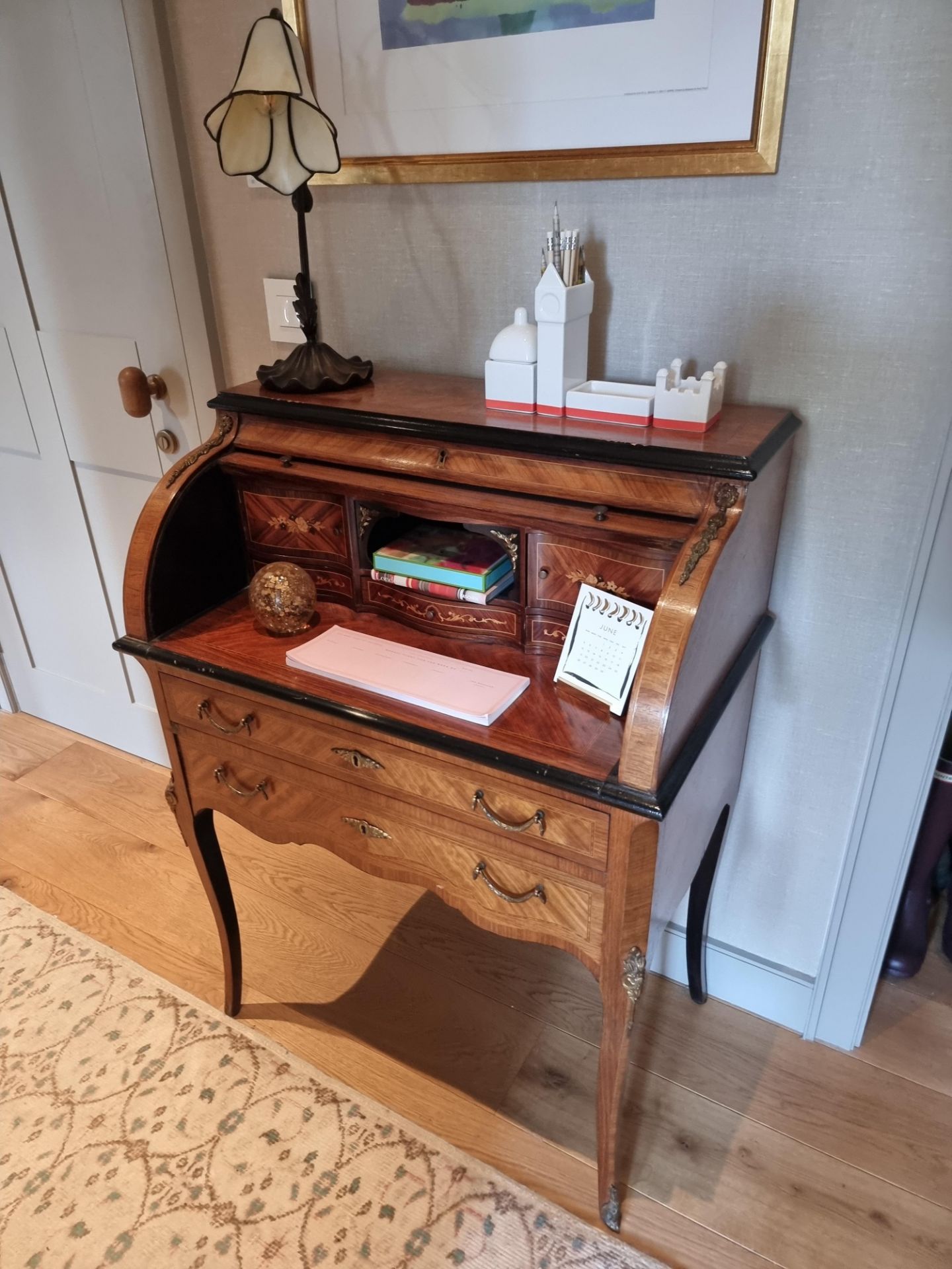 Stunning French Louis XV style desk bureau du roi  hand crafted from kingwood desk top rolls open to - Image 2 of 7