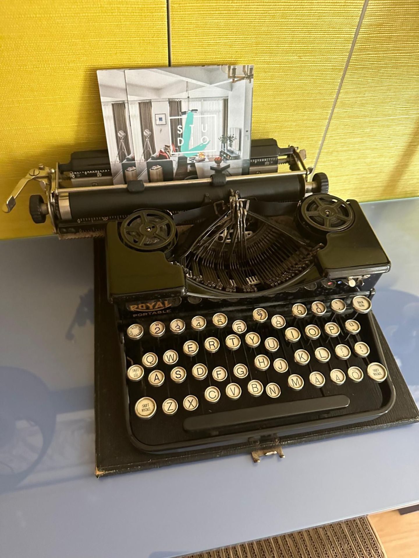 A Royal Portable American Black Typewriter 1930s (Apt 16) - Image 2 of 3