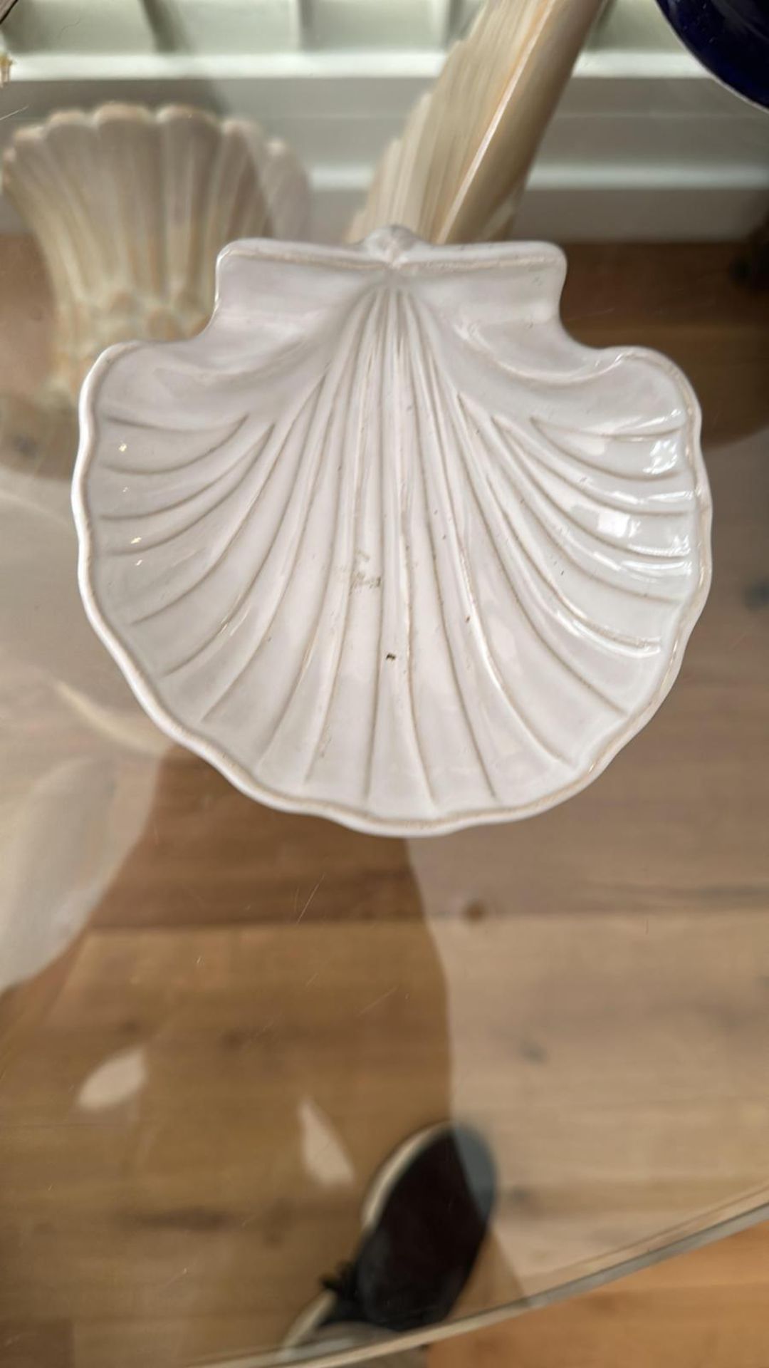 A Vintage Scallop Shell dish 12 x 12cm (Apt 10) - Image 2 of 3