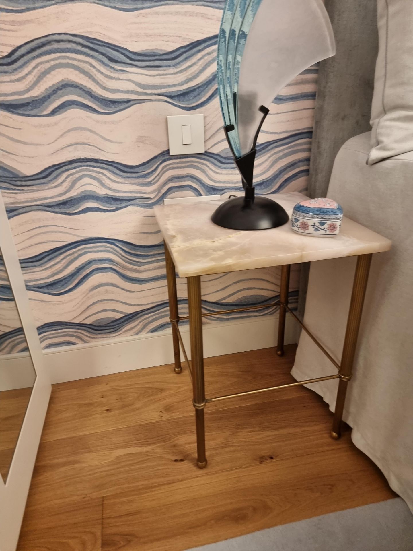 A pair of Italian vintage marble and brass side tables the square top mounted on reeded tapering - Image 3 of 3