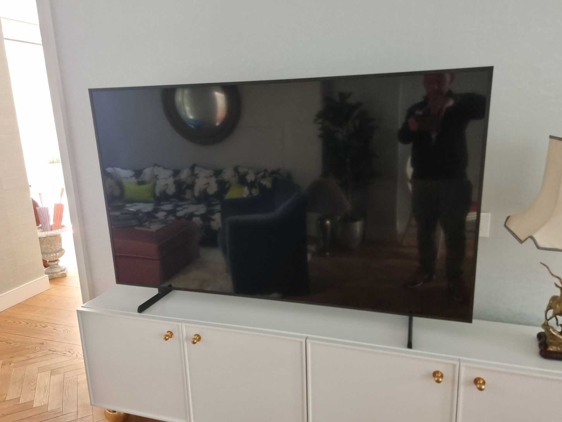 Samsung 65” The Frame Art Mode QLED 4K HDR Smart Television (2021) QE65LS03AAUXX (Apt 10)