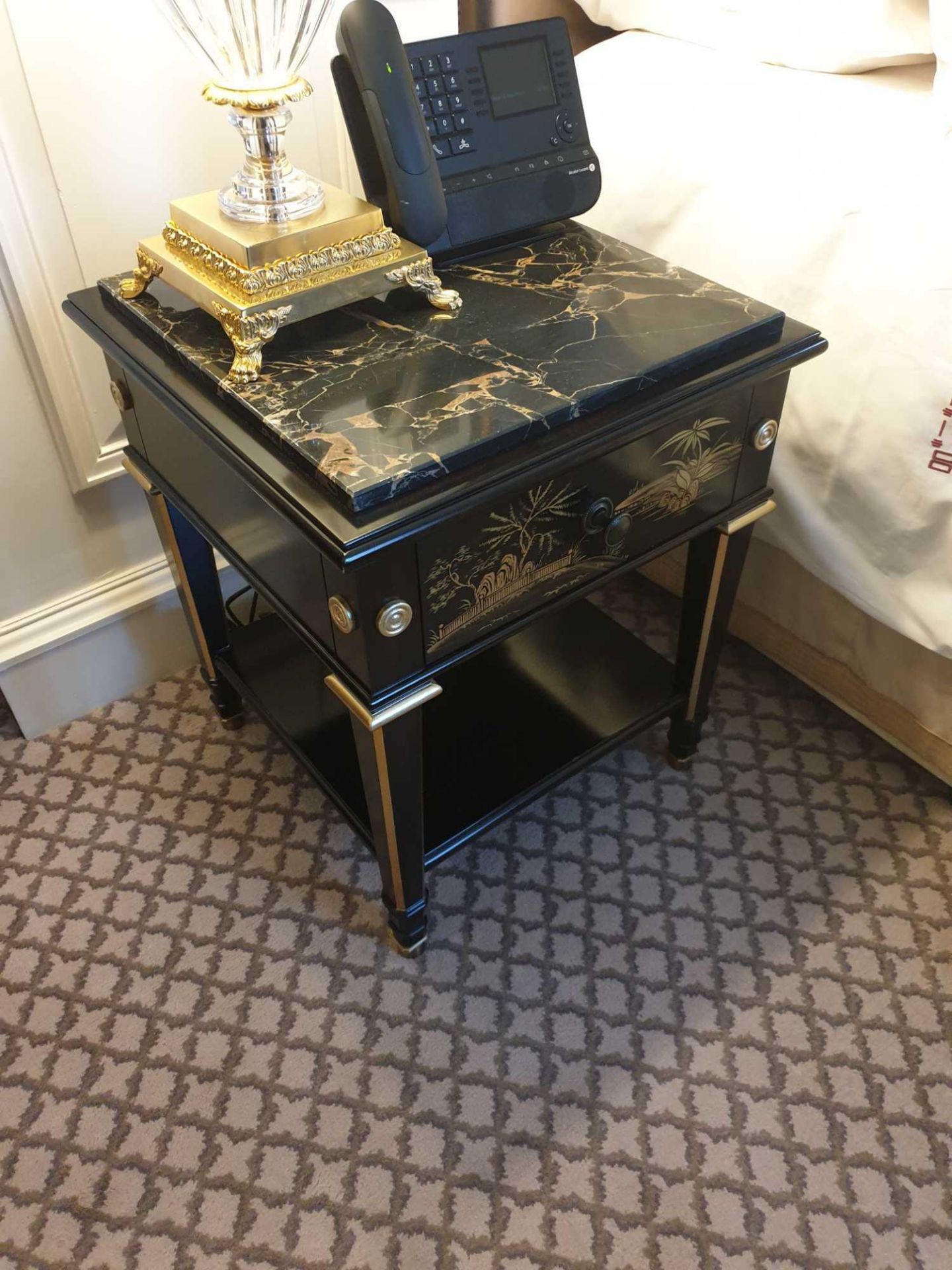 A Pair Of Marble Top Chinoiserie Black Lacquer Nightstands With Single Drawer With Hand Painted - Bild 2 aus 2