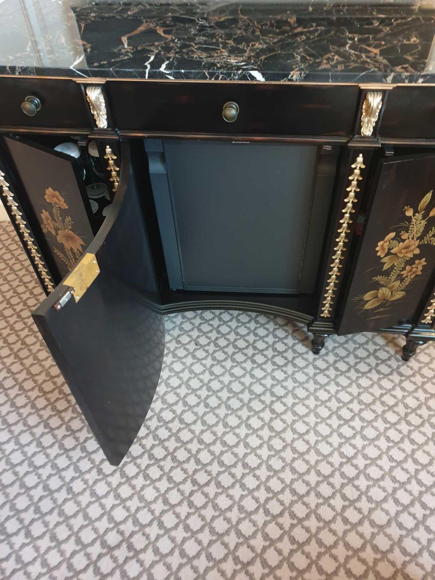 Black Lacquer Hand Decorated Chinoiserie Serpentine Commode By Restall Brown And Clennell The Six - Image 2 of 4