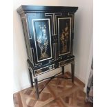 English Georgian Style Black Lacquered Chinoiserie Gilded Cocktail Cabinet Martini Bar Bifold Two