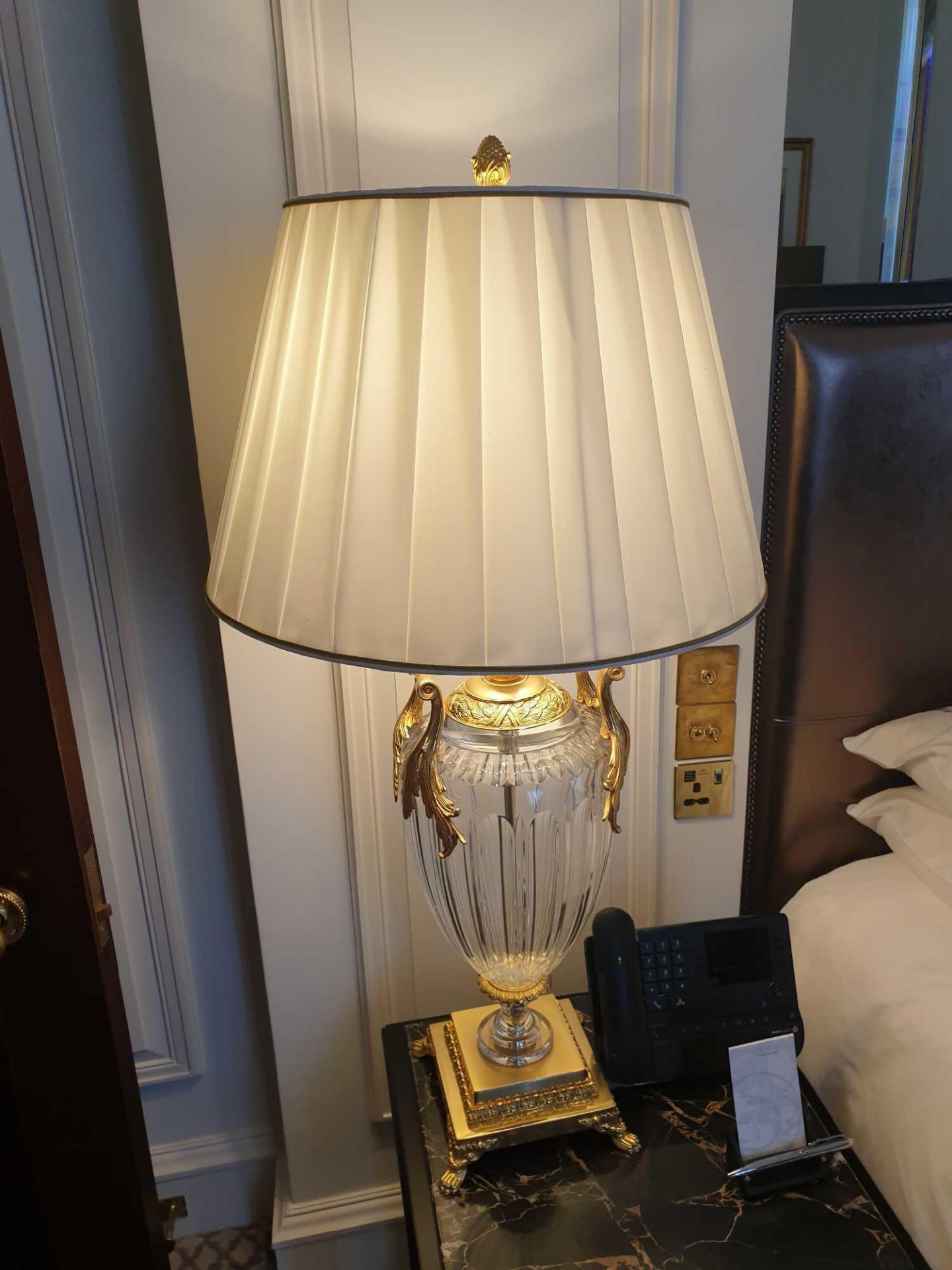 A Pair Of Laudarte Crystal Table Lamps Inserts And Decorations In 24ct Gold With Shade 95cm Tall ( - Image 3 of 3