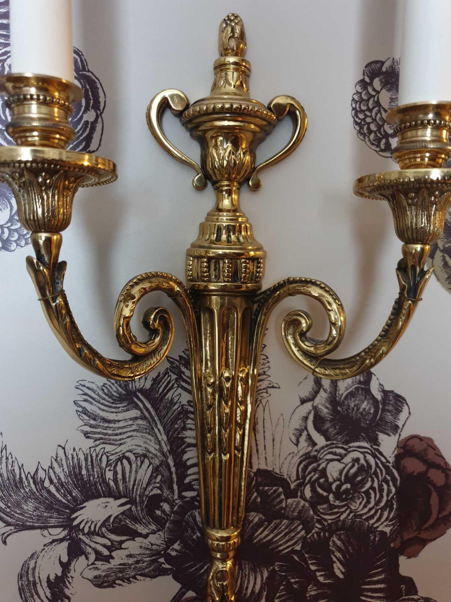 A Pair Of Louis XV Style Wall Appliques In Gilt Bronze With Two Candles Agrafe Decor On Which Are - Image 2 of 2