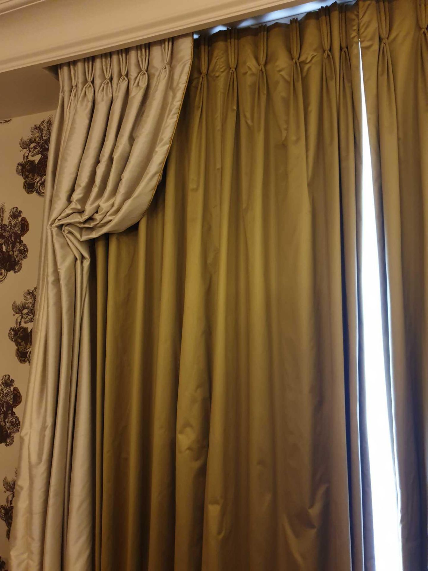 A Pair Of Silk Drapes Green And Grey With Trim 220 x 280cm (Room 730) - Image 2 of 2