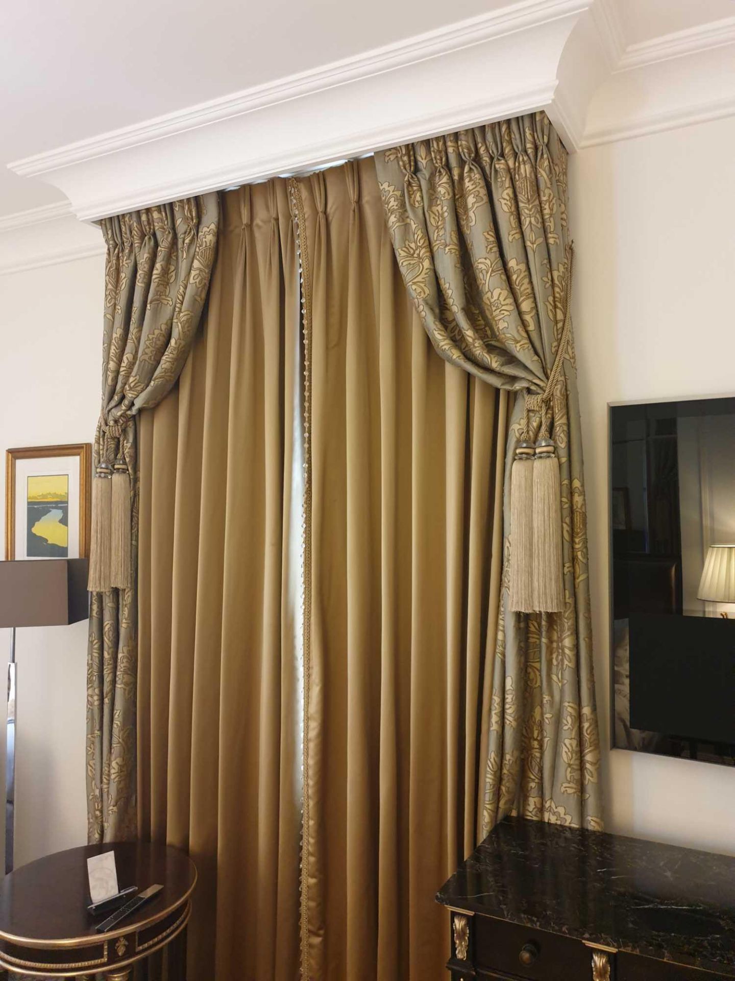 A Pair Of Silk Drapes And Jabots 180 x 280cm (Room 701)