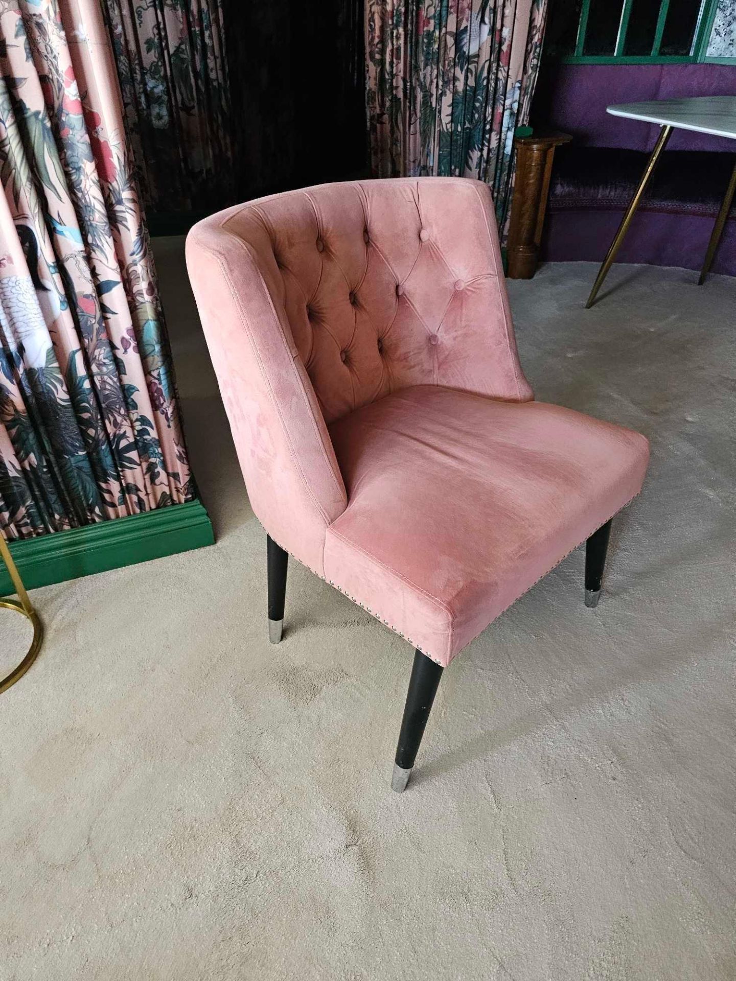 A single contemporary blush pink velvet lounge chair 64 x 62 x 83cm - Image 3 of 3