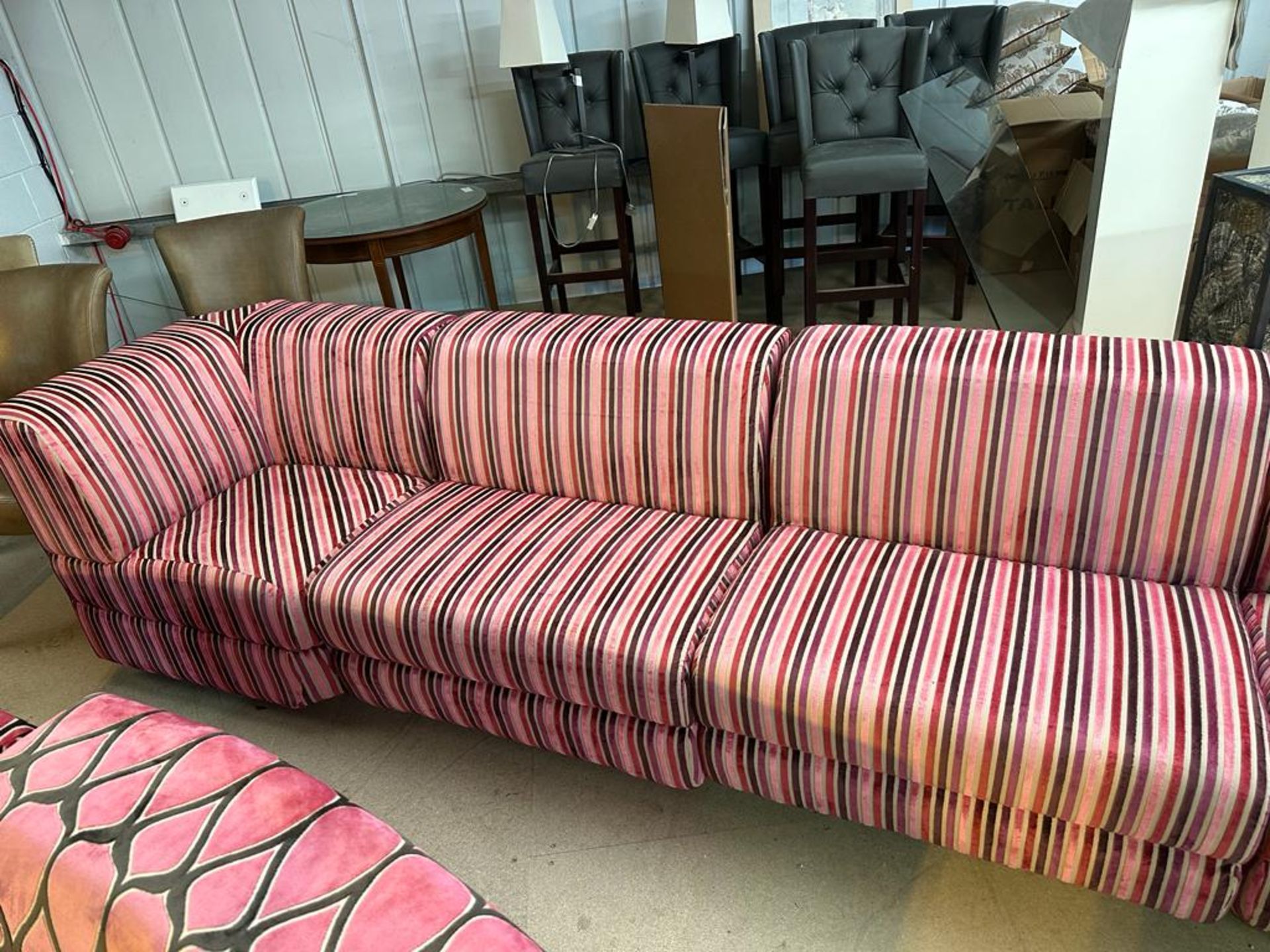 Sectional sofa comprising six pieces upholstered in a pink stipe material spans approximately 4m - Image 3 of 4