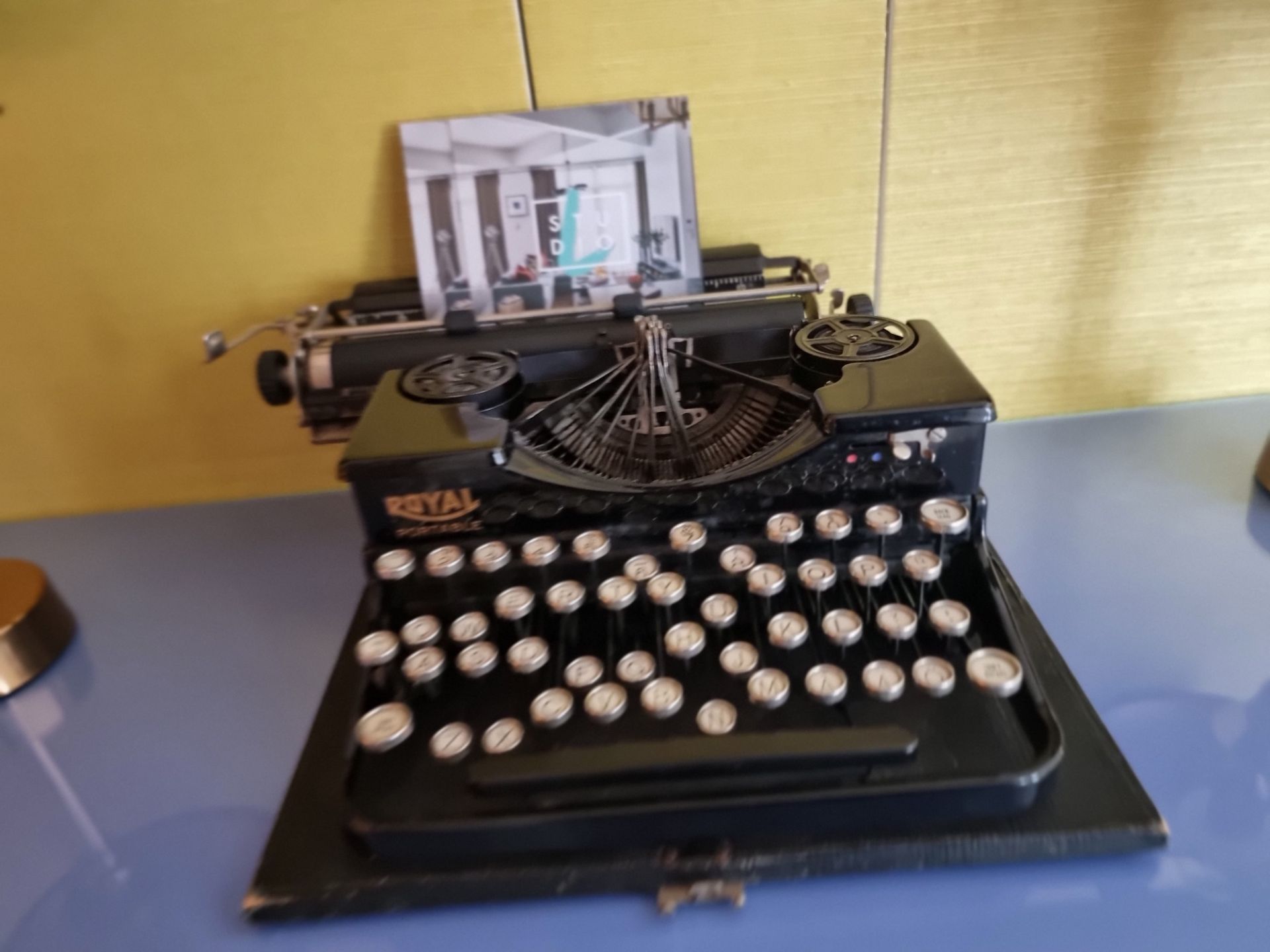 A Royal Portable American Black Typewriter 1930s (Apt 16)