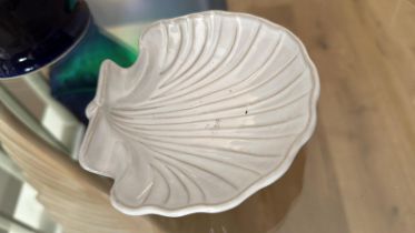 A Vintage Scallop Shell dish 12 x 12cm (Apt 10)