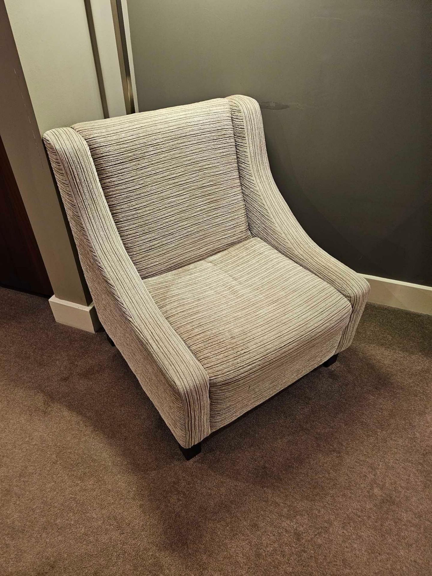An upholstered relaxer chair 78 x 54 x 86cm ( Location : 212)