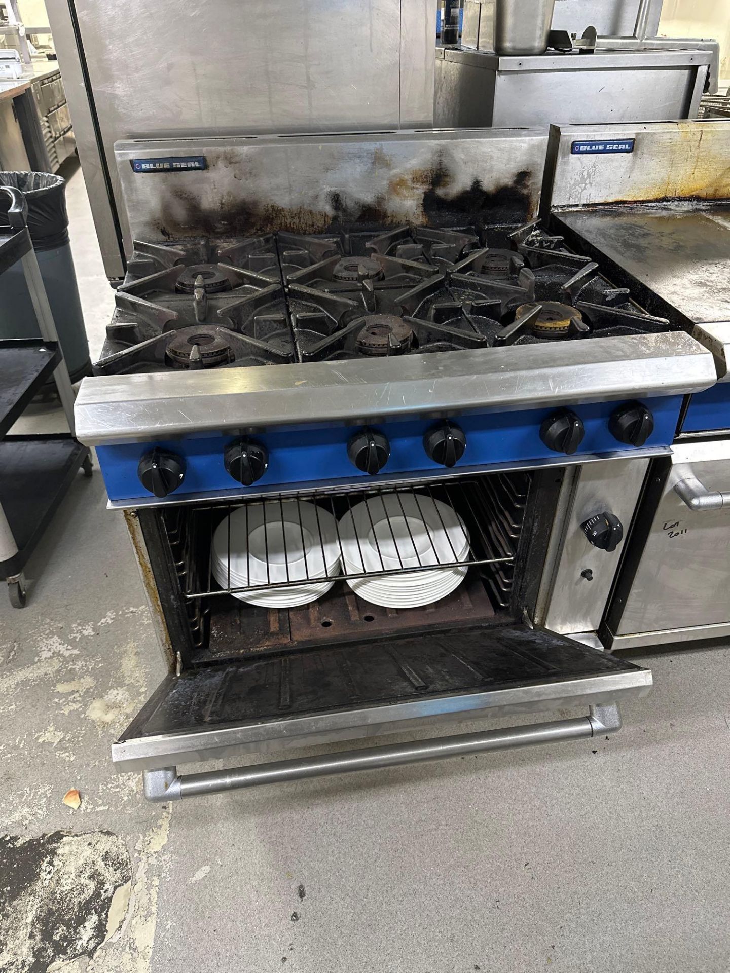 Blue Seal 6 Burner Natural Gas Oven Range 2/1 GN gas static oven 6 x 7kW open burners Removable - Bild 3 aus 3