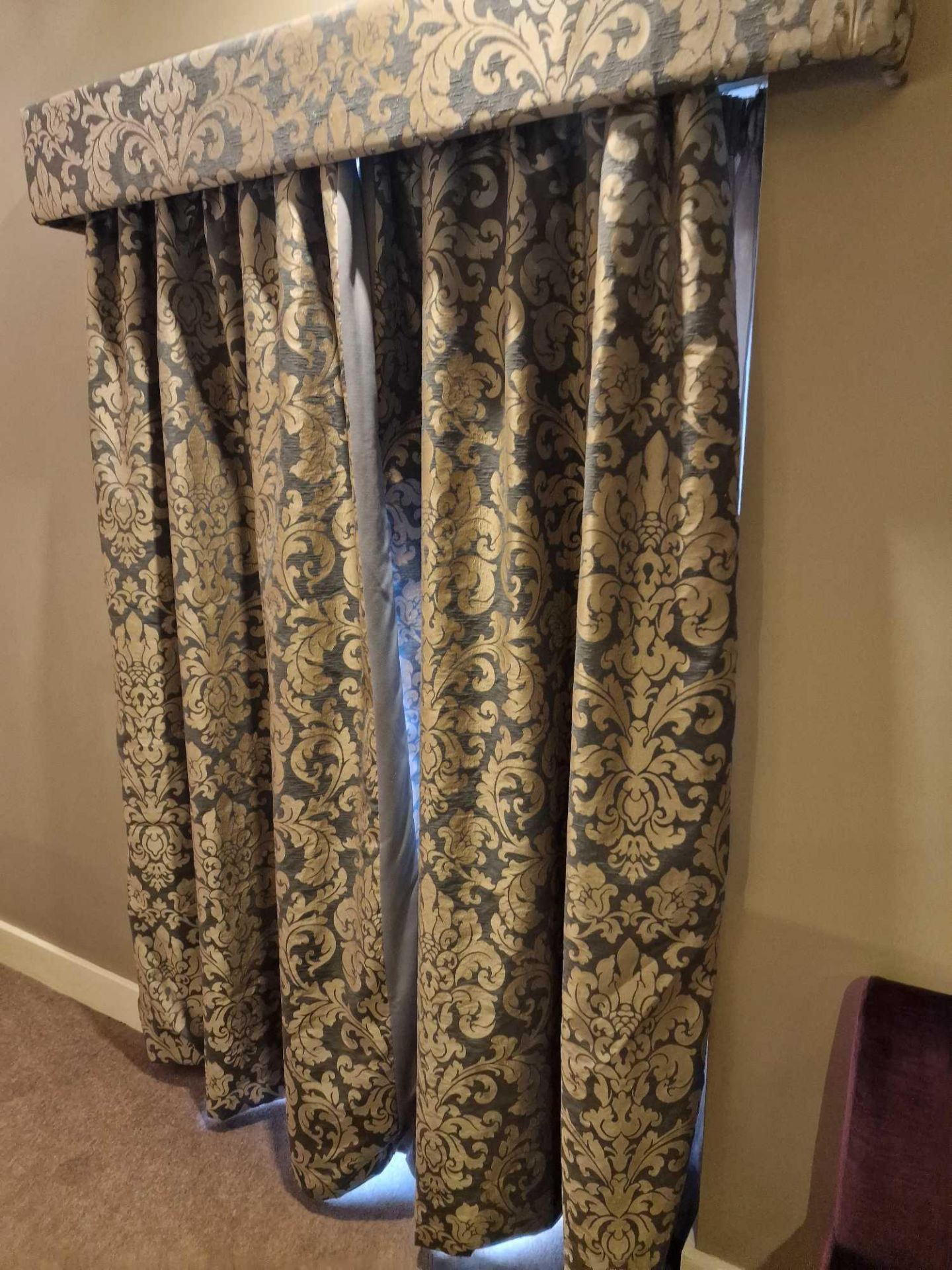 A pair of drapes with pelmet fully lined thermal black out pinch pleat top spans 160 x 220cm (