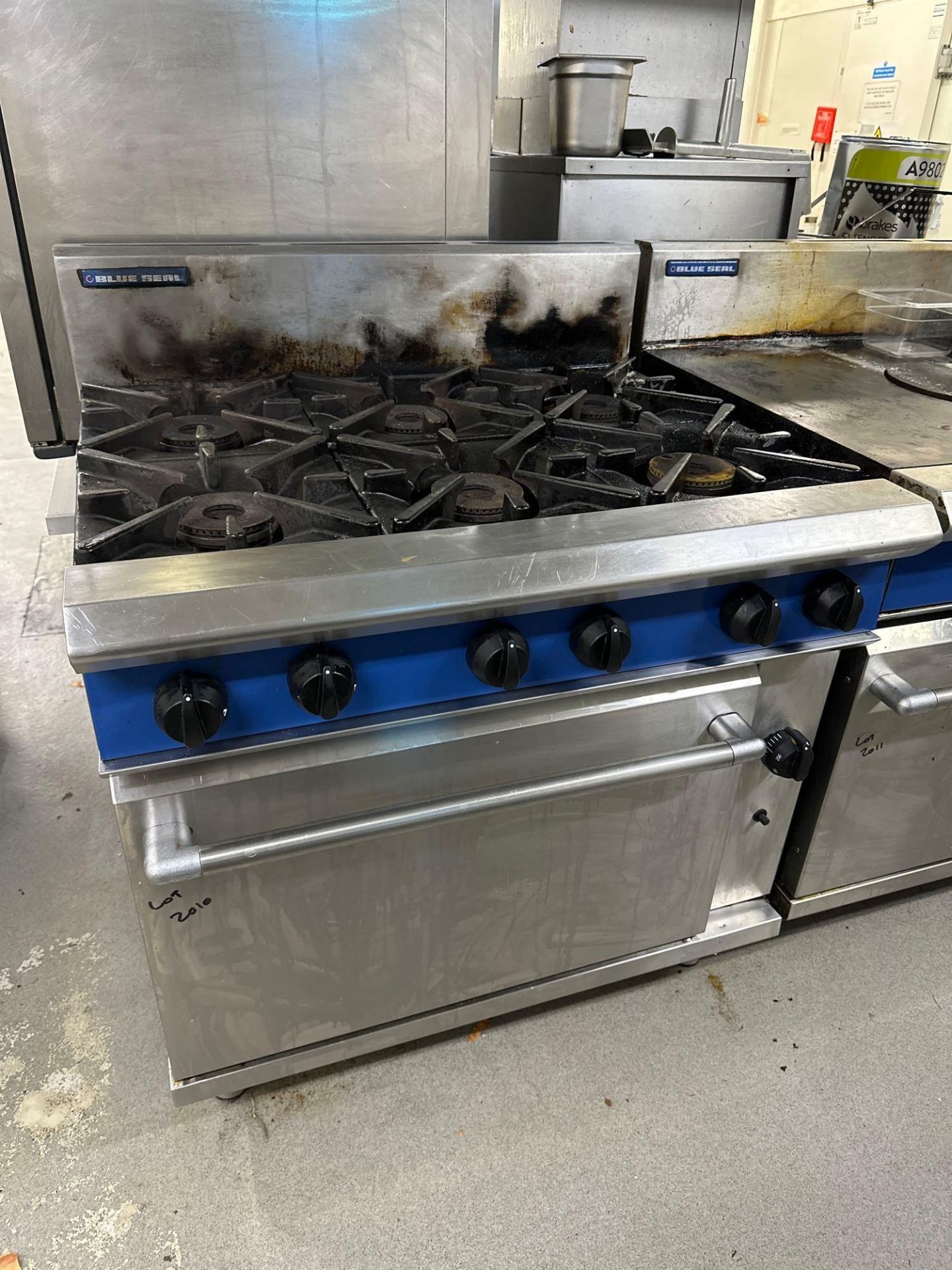 Blue Seal 6 Burner Natural Gas Oven Range 2/1 GN gas static oven 6 x 7kW open burners Removable - Bild 2 aus 3