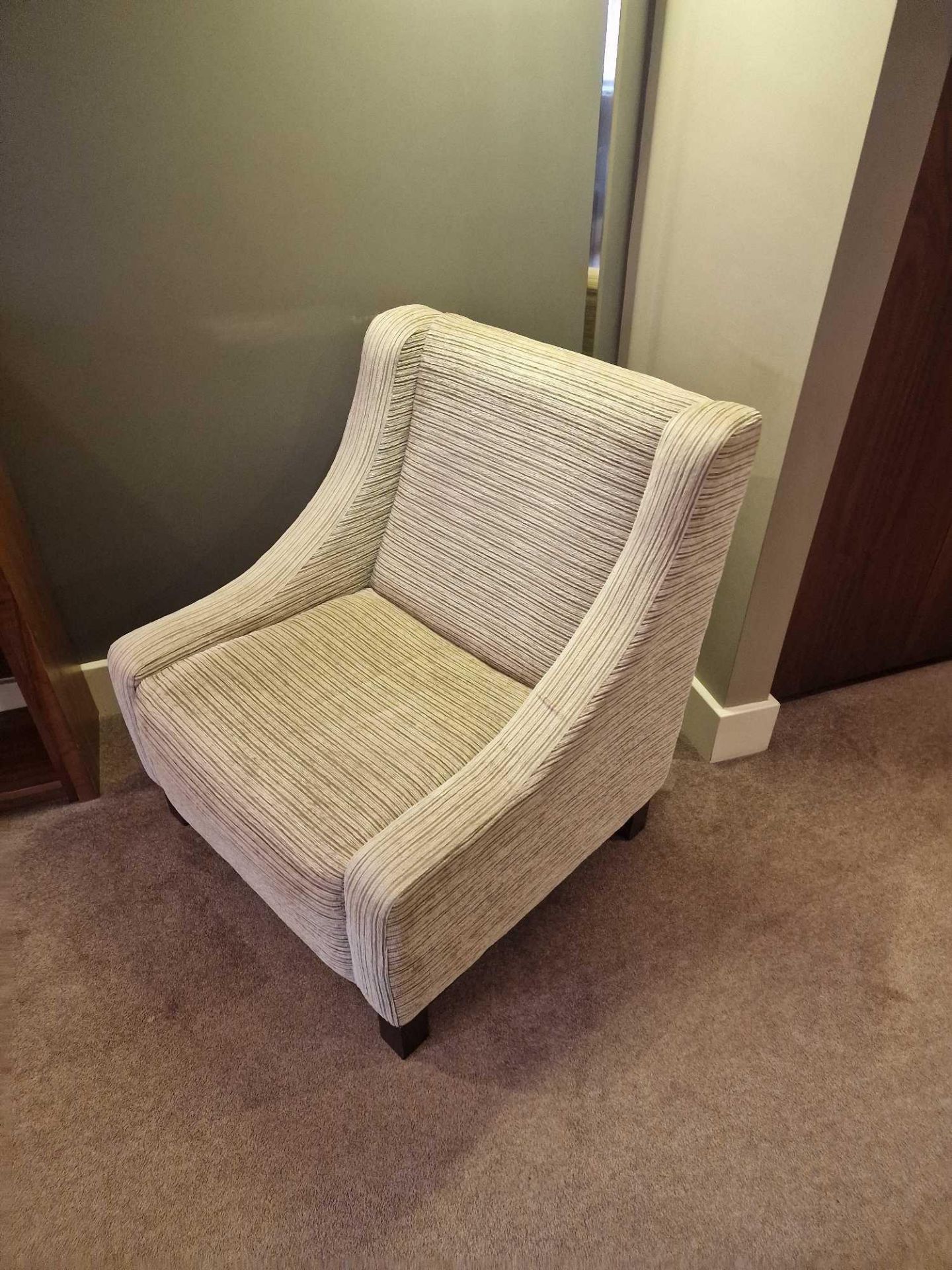 An upholstered relaxer chair 78 x 54 x 86cm ( Location : 207)
