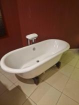 Adamsez freestanding bathtub 170 x 77 x 61cn ( Location : 208)