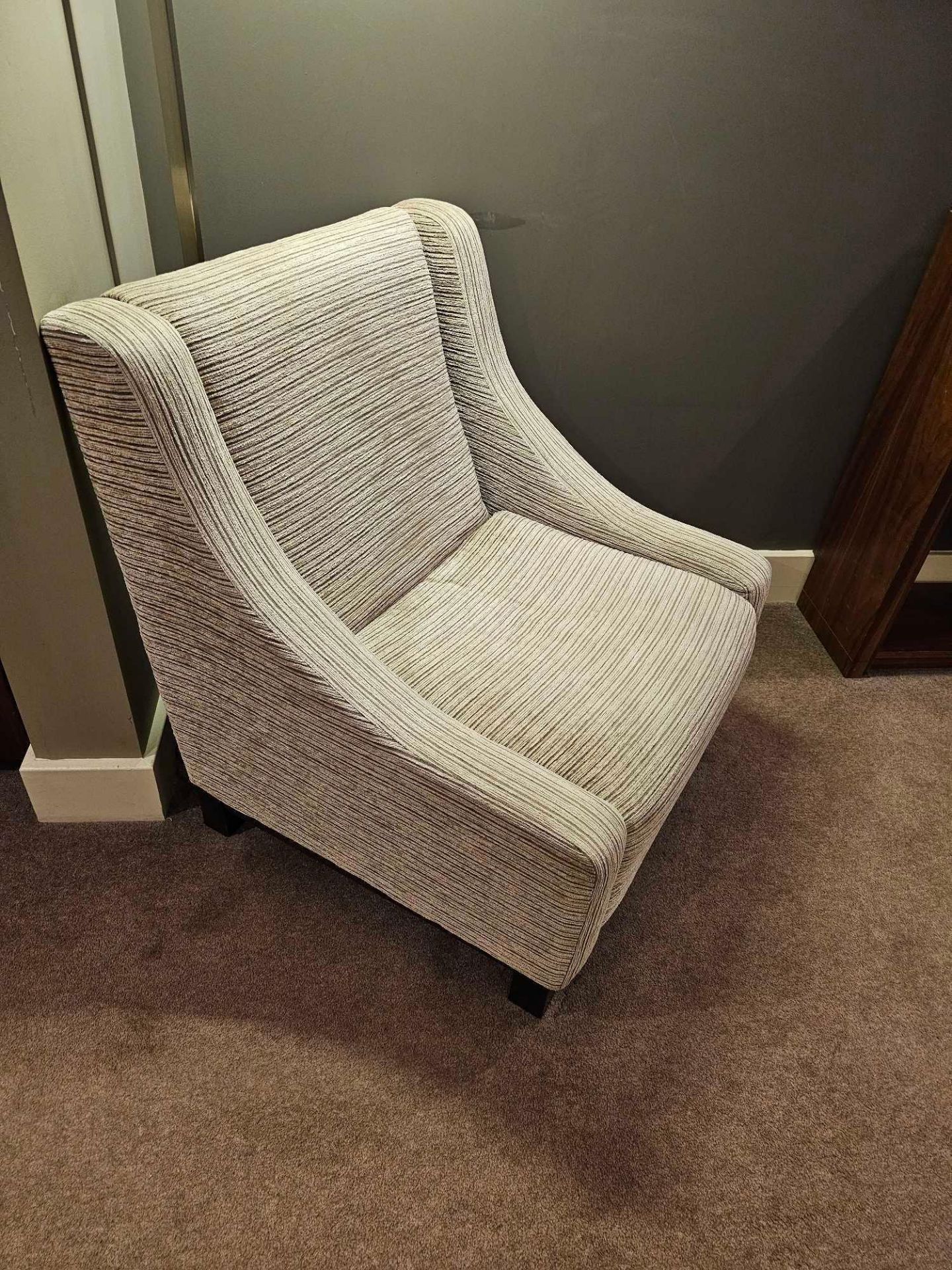 An upholstered relaxer chair 78 x 54 x 86cm ( Location : 212) - Image 2 of 2