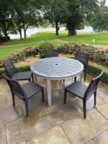 Varaschin Outdoor circular Dining Table slatted Wooden Top mounted on Metal Frame 126cm x 75cm