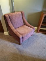 An upholstered relaxer chair 78 x 54 x 86cm ( Location : 118)