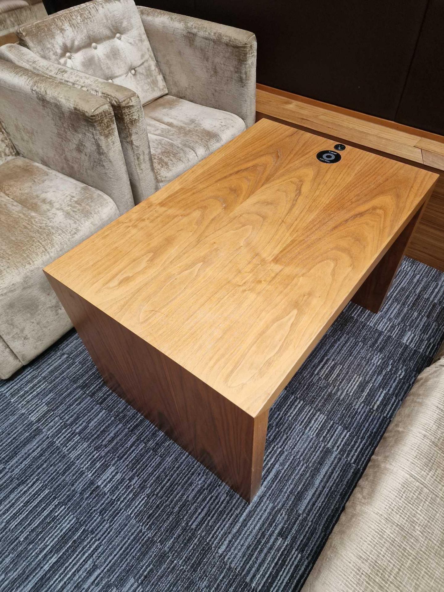 A waterfall style coffee table with Powermat integral charger 90 x 60 x 58cm ( Location: Foyer ) - Image 2 of 3