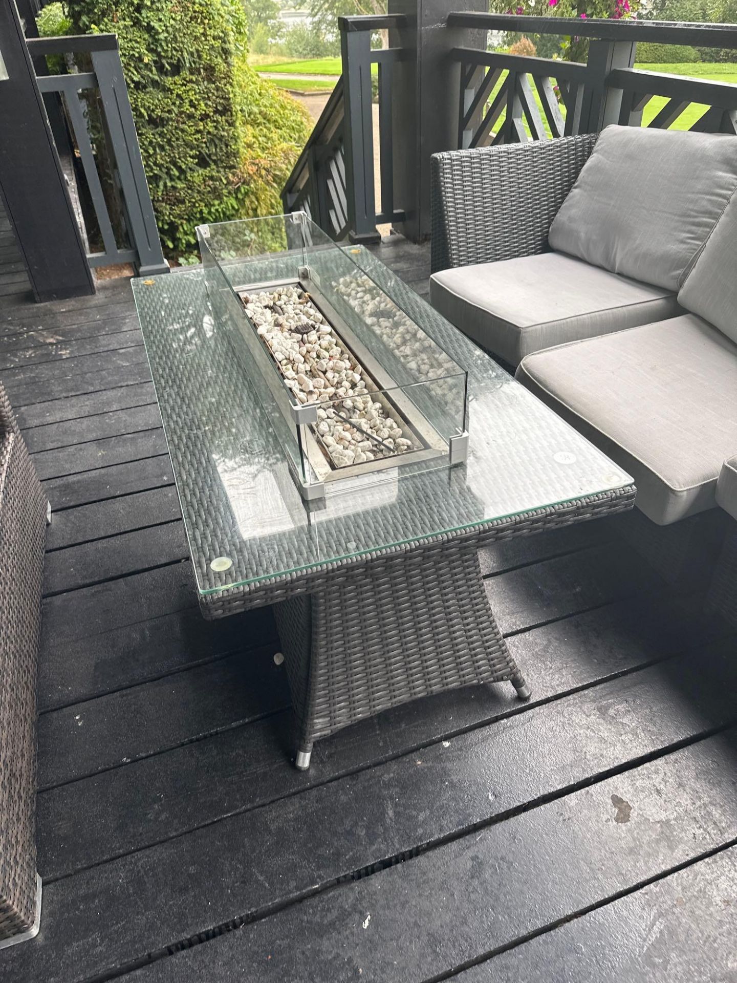 Wicker Propane Gas Fire Pit Table 140 x 73 x 78cm ( Location: Garden) - Image 3 of 3