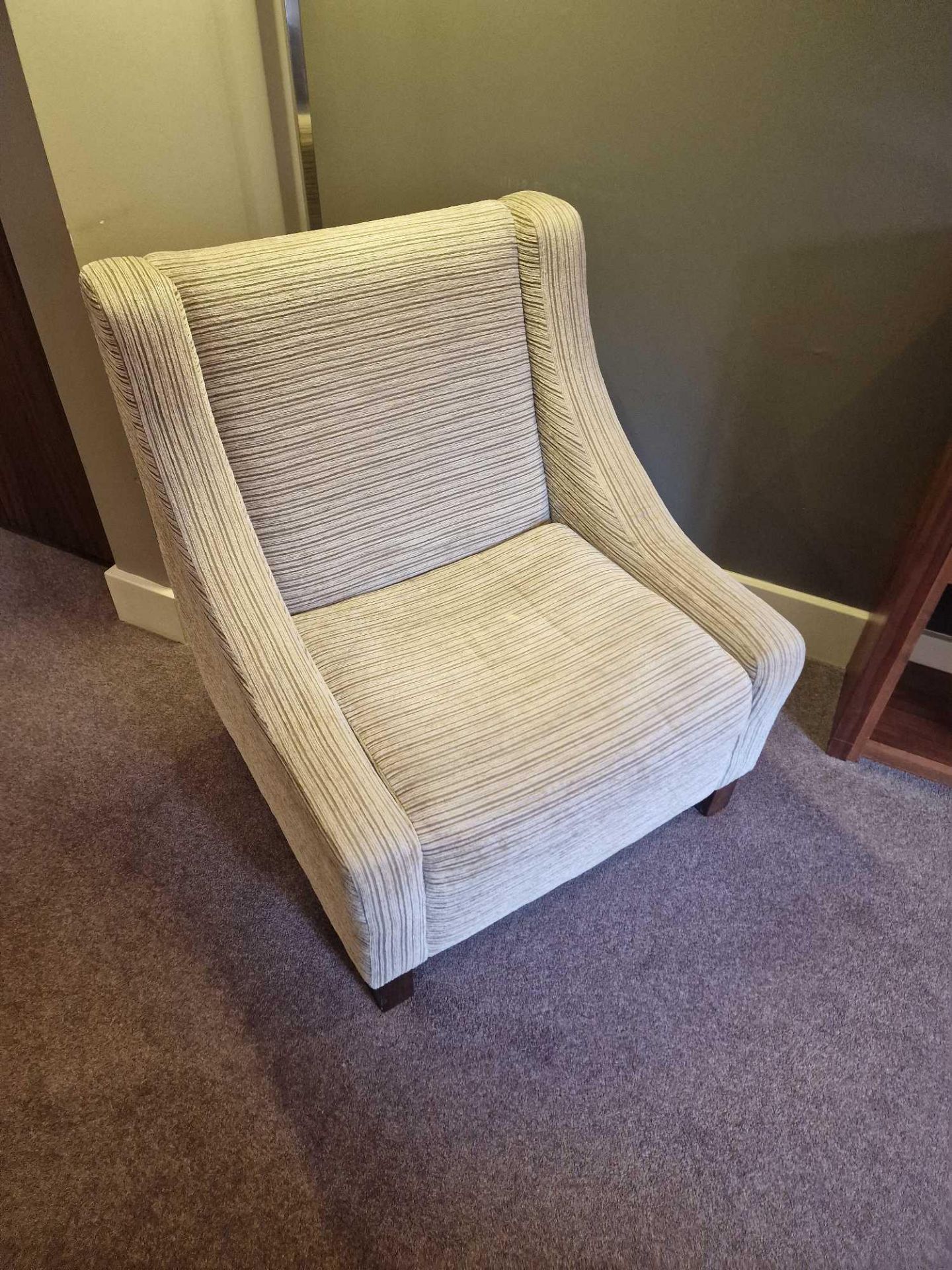 An upholstered relaxer chair 78 x 54 x 86cm ( Location : 205)